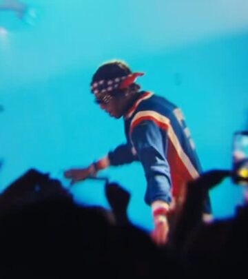 Rap pioneer offers fans exclusive meet-and-greet chances via a new app