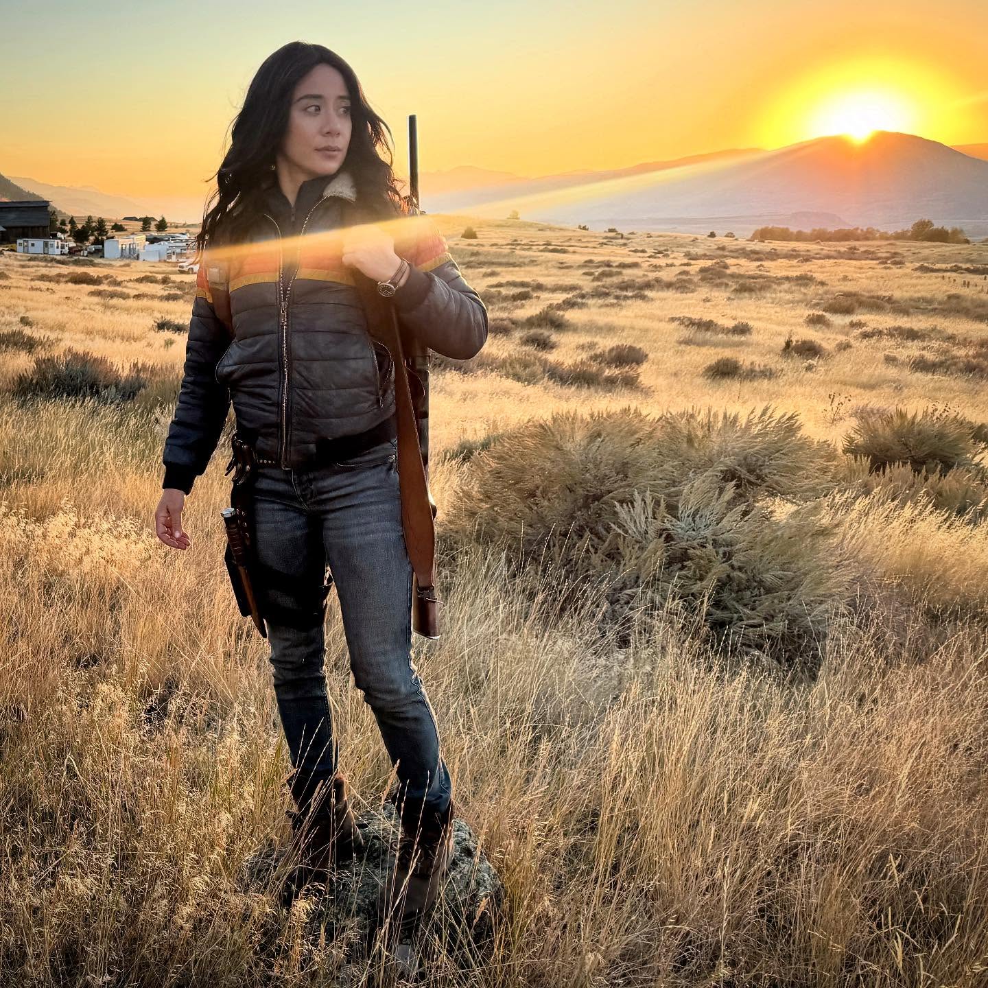 Tara Macken Rides Into Montana: A Cowgirl Stunt Adventure Stunt performer Tara Macken boldly embraces Montana’s wild spirit in a true cowgirl move!!