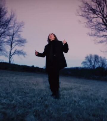 Actress continues to promote her dark rock band The Yagas' haunting new release.