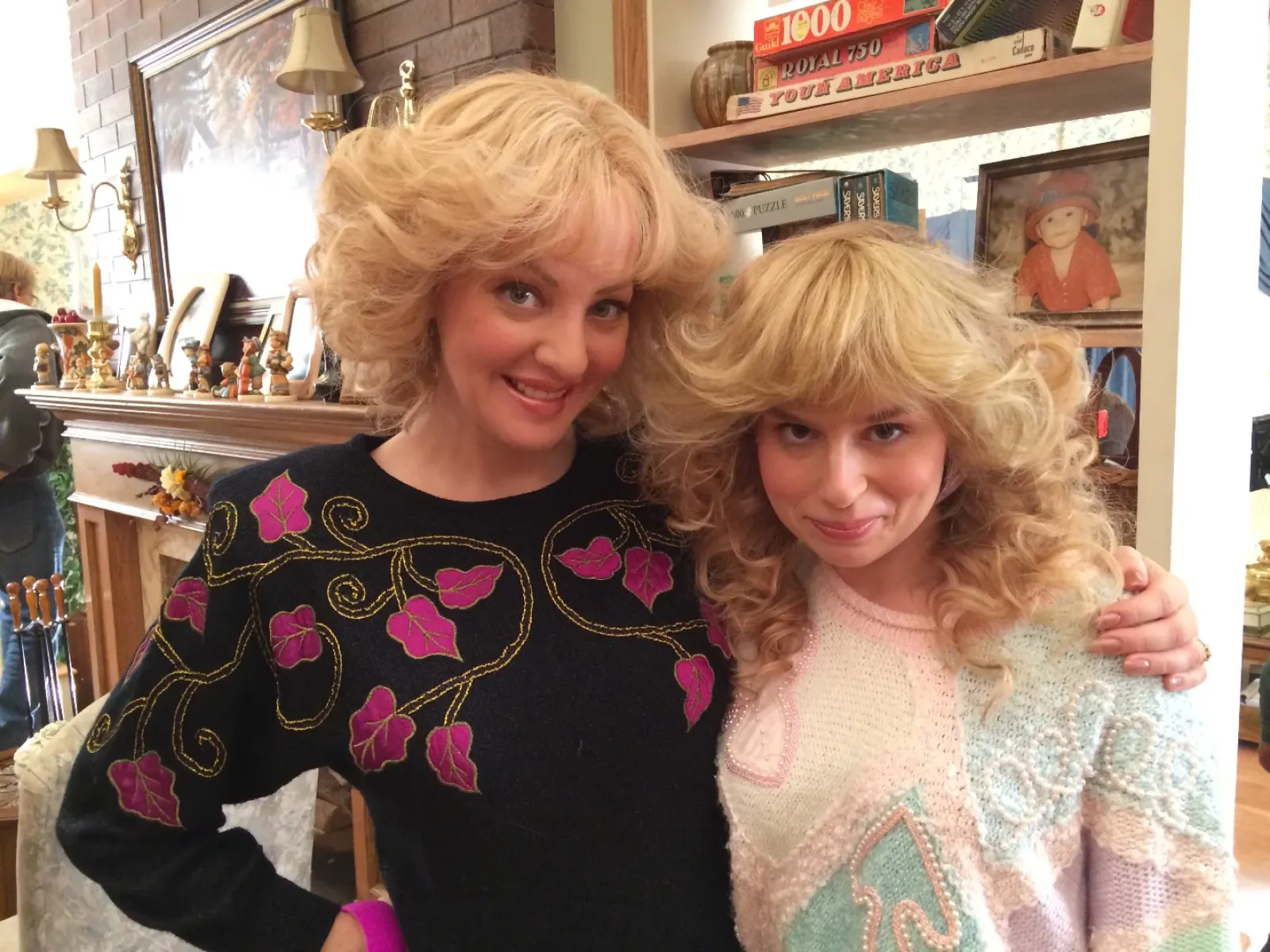 Wendi McLendon-Covey Celebrates #SentimentalSunday With Allie Grant The actress honors a heartfelt hashtag with playful flair!