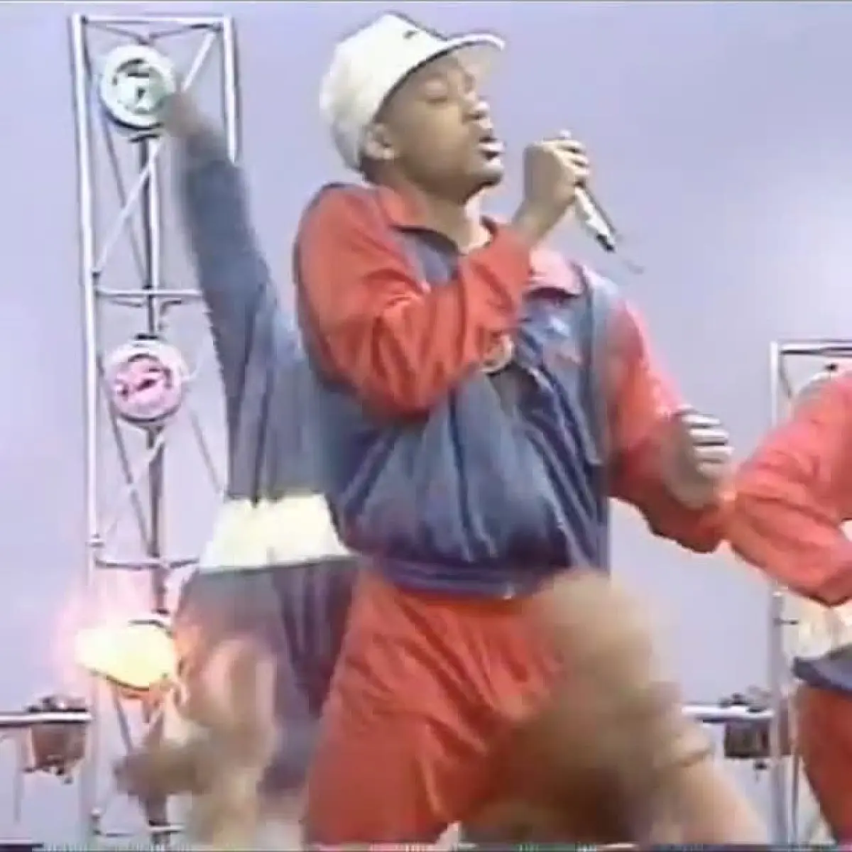 Actor triggers nostalgia with his 'Cabbage Patch' dance onInternational Dance Day.