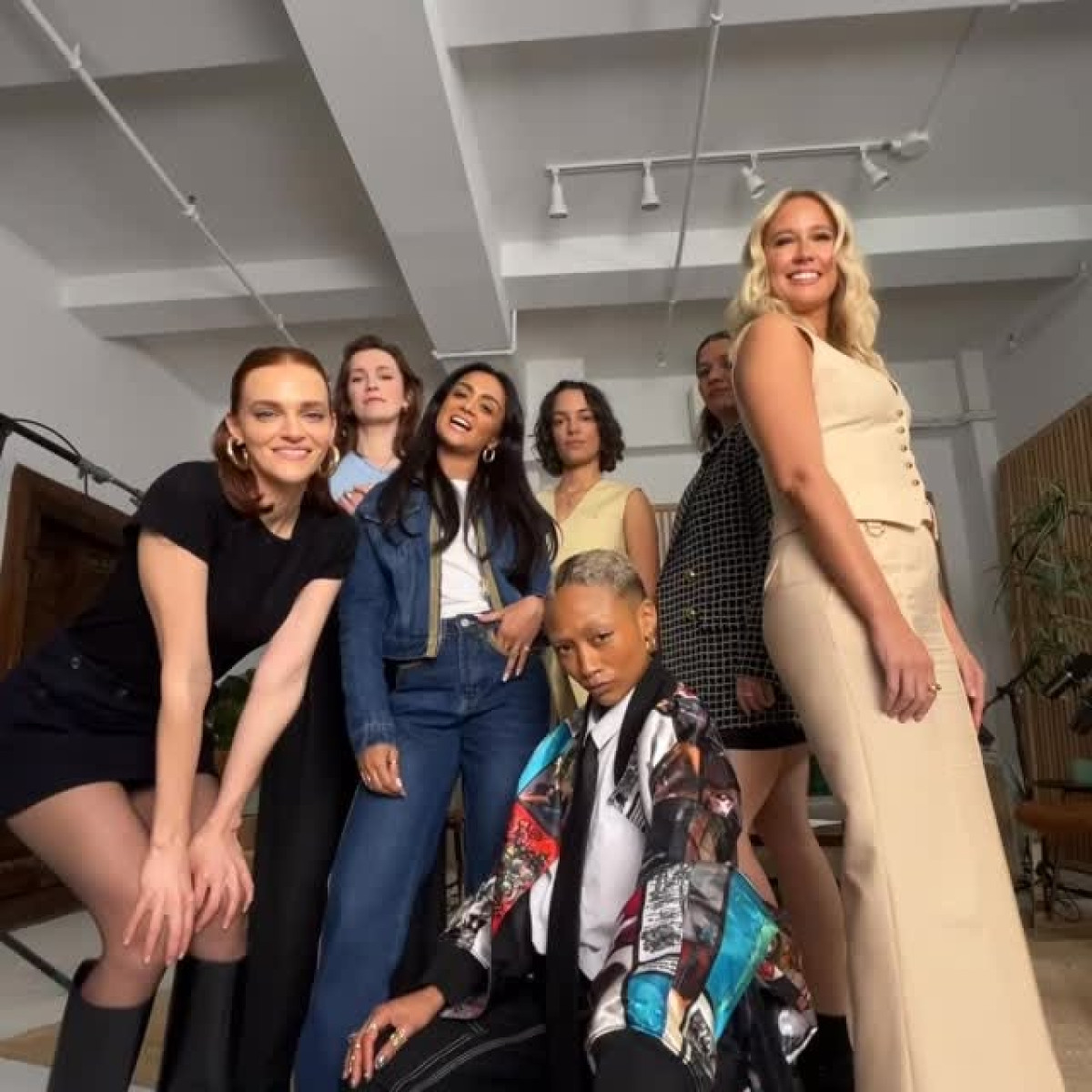 “You” Netflix Farewell: A Podcrushed Tribute With Iconic Women And Penn Badgley YouNetflix Farewell: Iconic Women Unite with Podcrushed Hosts & Penn Badgley in A Tribute!