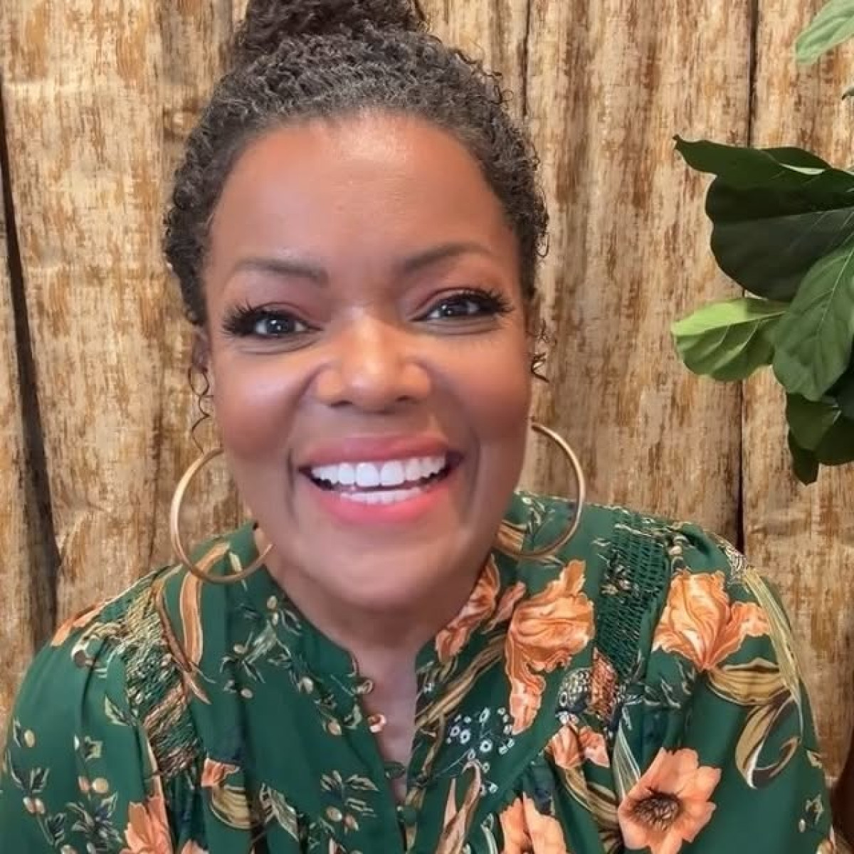 Yvette Nicole Brown Promotes SuitsLA For NBC Peacock Premiere Yvette Nicole Brown teases SuitsLA on NBC Peacock this Sunday – tune in for the big reveal