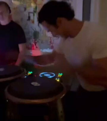 Aarón Díaz Celebrates His Roots In The 305