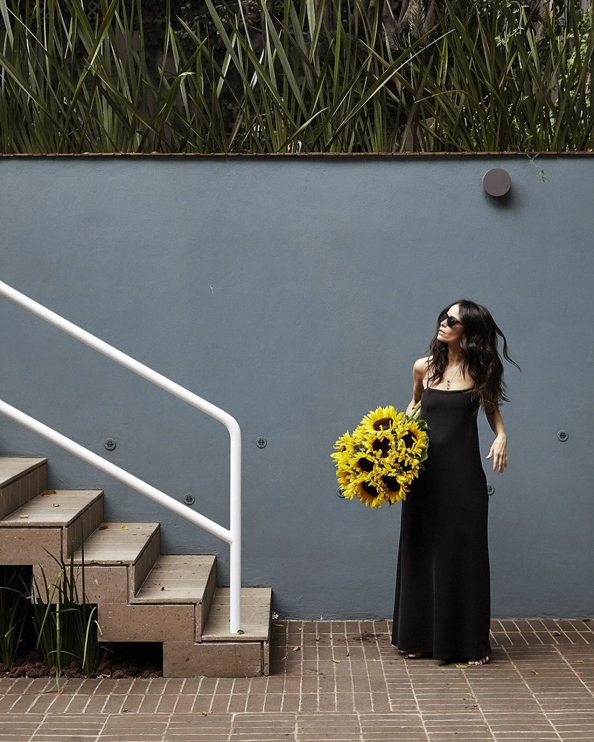 Abigail Spencer dazzles in Mexico City, sparking travel dreams in a vibrant cultural scene.