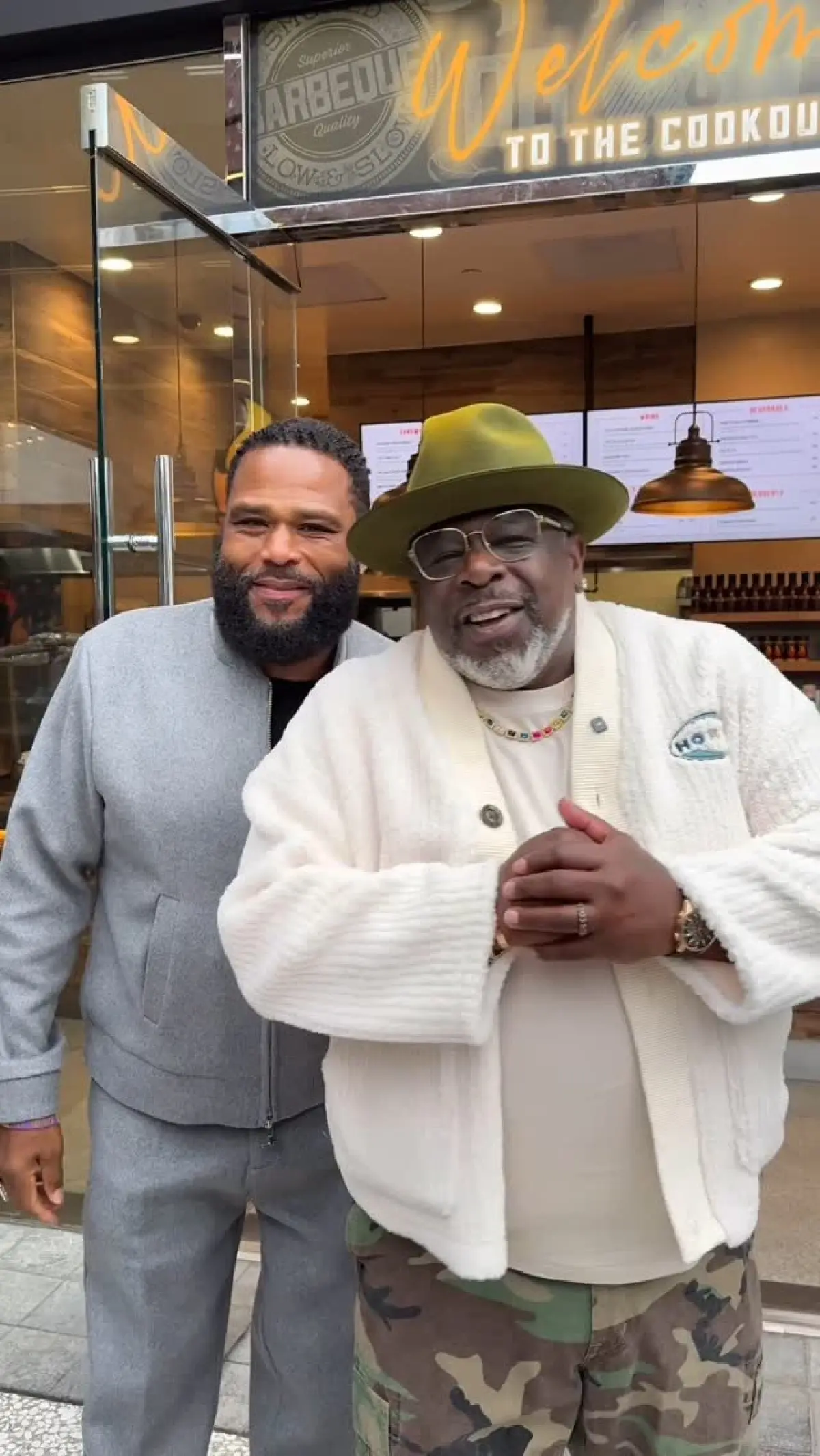 Smoky perfection as Anthony Anderson and Cedric serve bold BBQ with starry finesse tonight