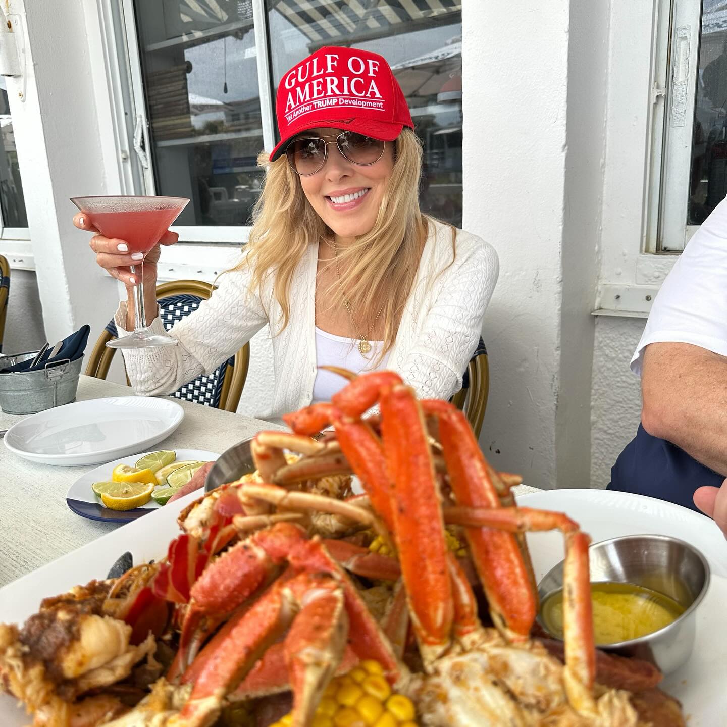 Alana Stewart Enjoys Surprise Mother’s Day Lunch