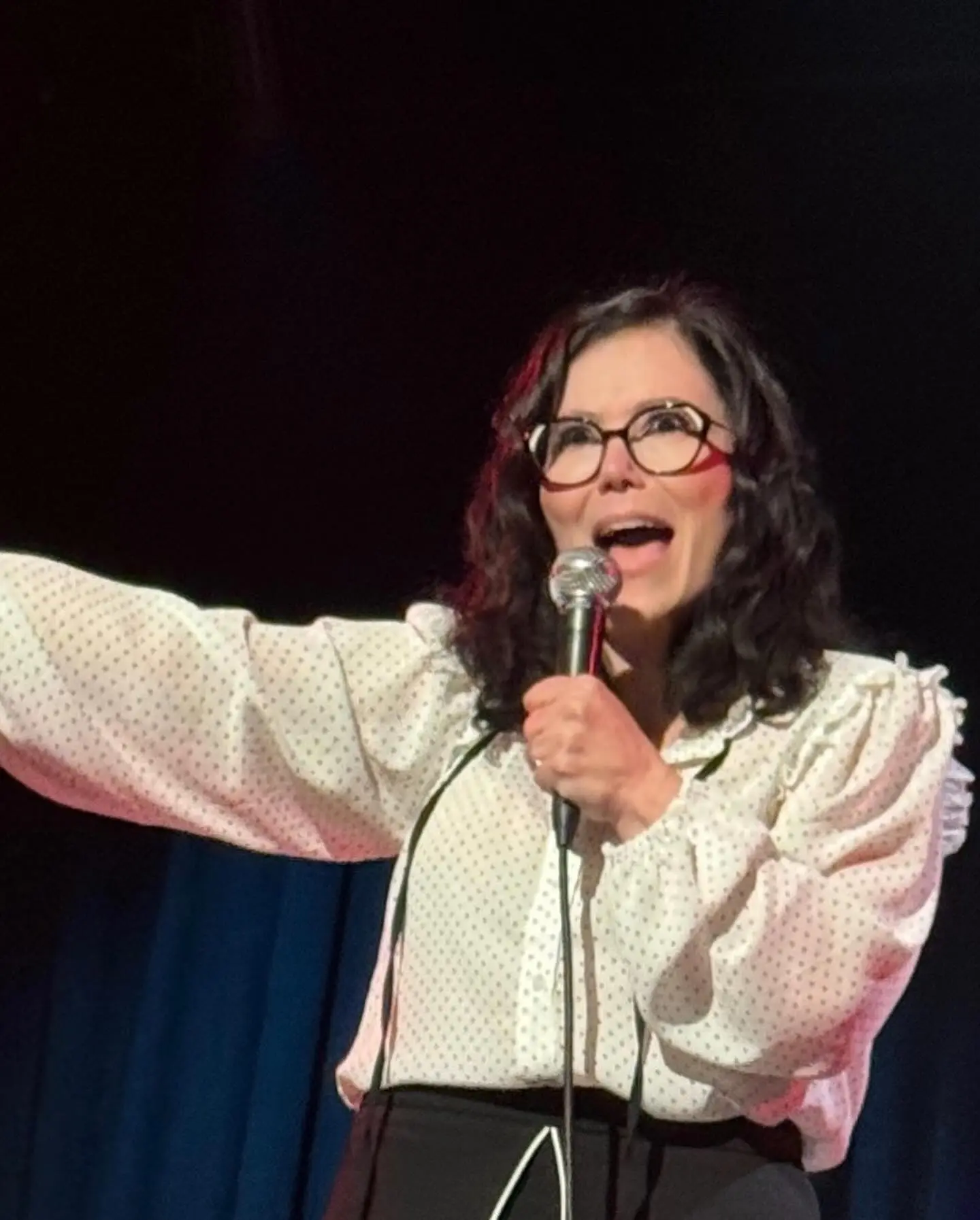 Alex Borstein Lights Up LA With Thirsty Comedy Show