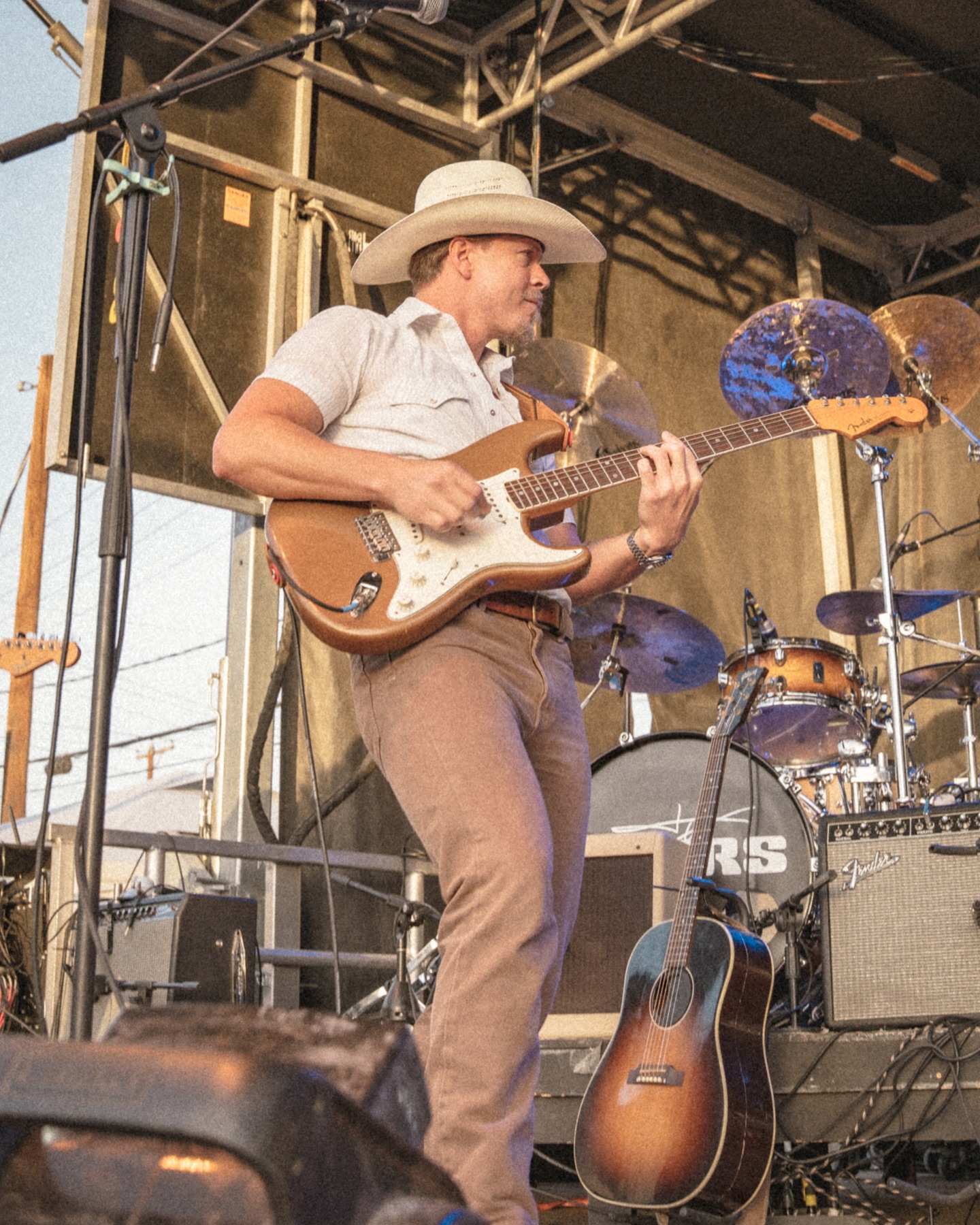 Alex Lambert Rocks El Paso on Tour With The Boys