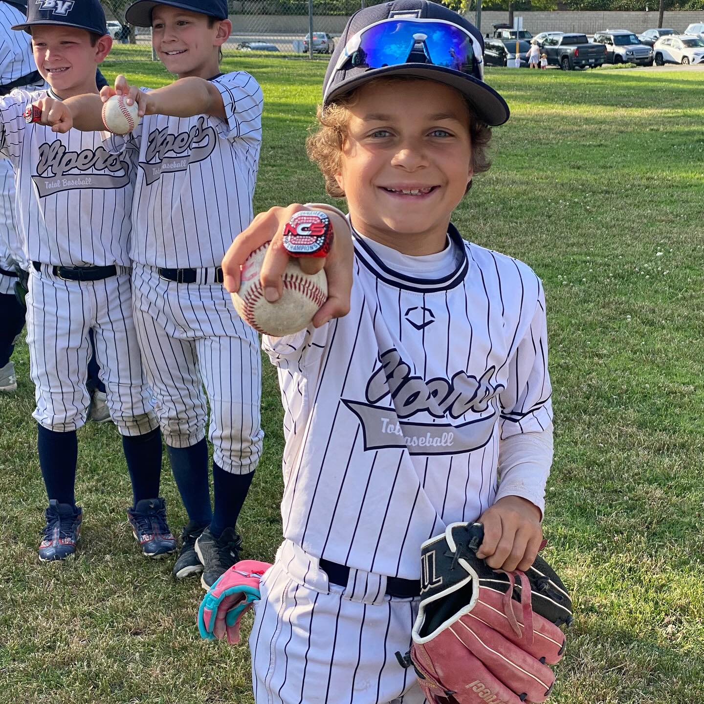 Alfonso Ribeiro Praises Son Anders After Big Game Celebrity Alfonso Ribeiro beams with pride as his son Anders clinches championship honors!