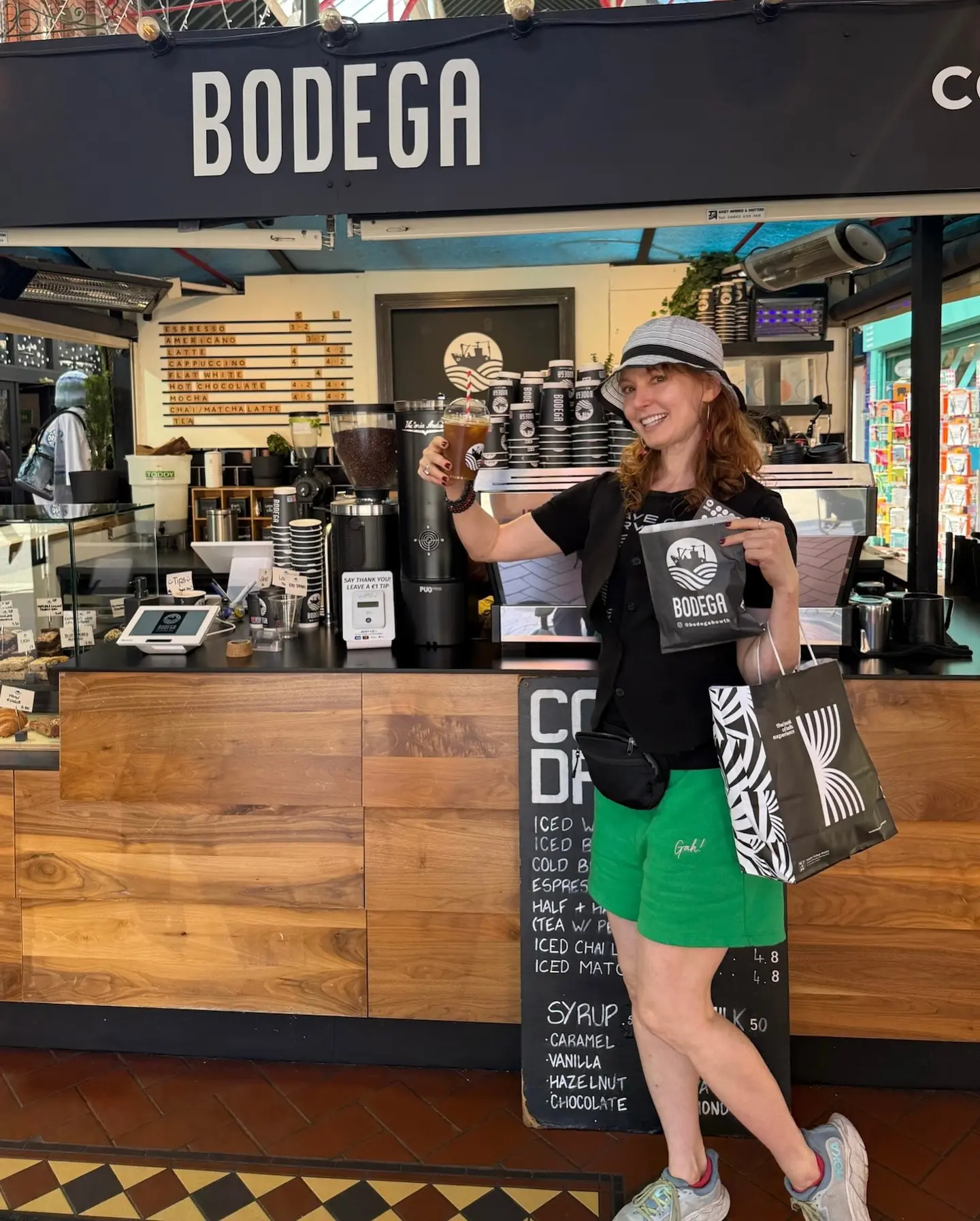 Alicia Witt Explores Dublin Landmarks Actress Alicia Witt explores Dublin: Trinity College & Book of Kells tour plus music vibe.