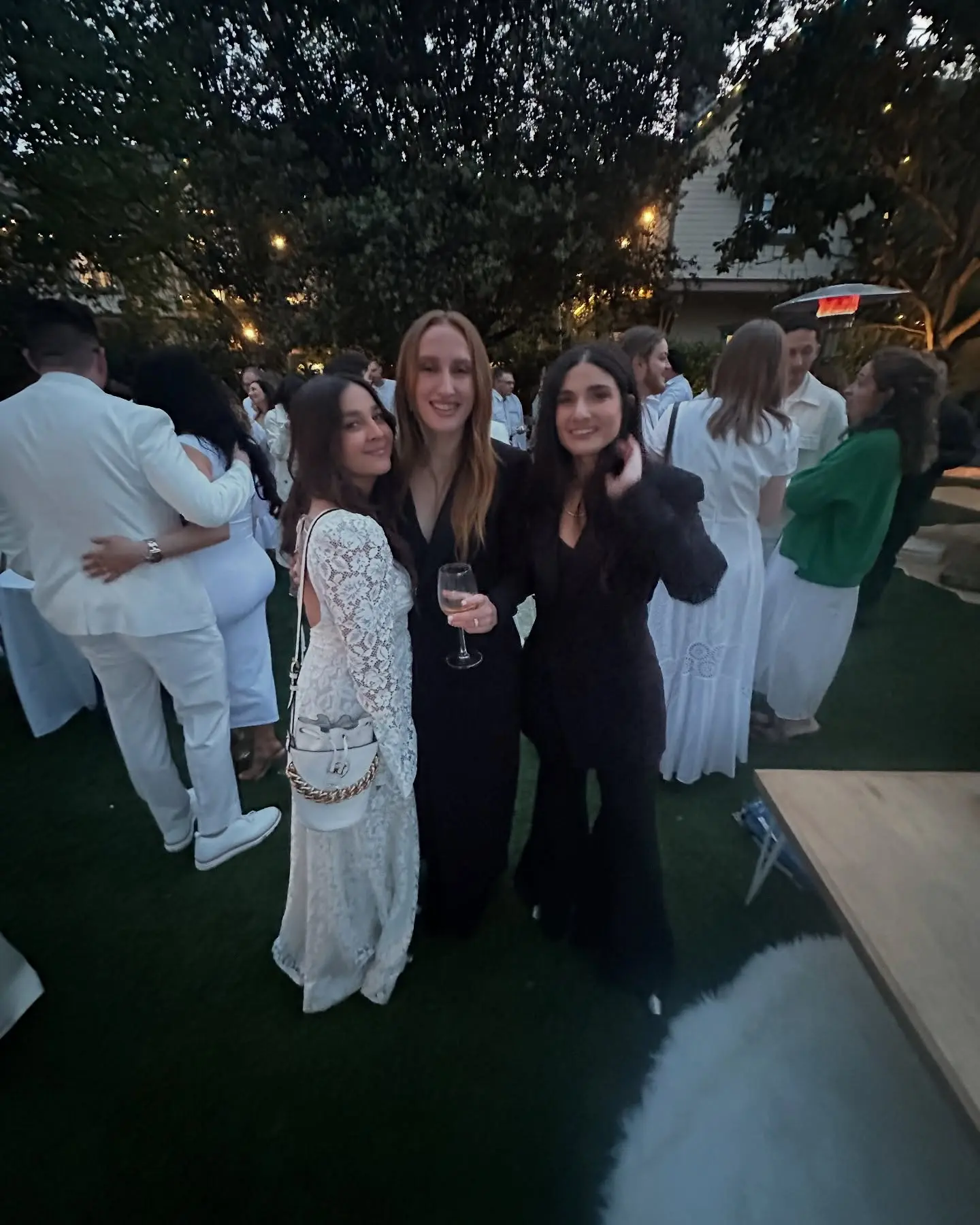 Alisan Porter Releases Bold Love Dump Statement Singer/actress Alisan Porter drops a bold love dump note in her latest vibrant IG post!!!!