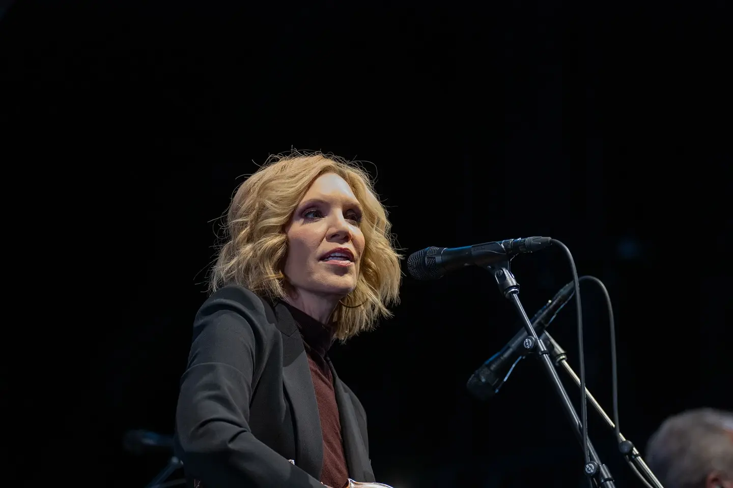 Alison Krauss Kicks Off ARCADIA Tour at Walmart AMP