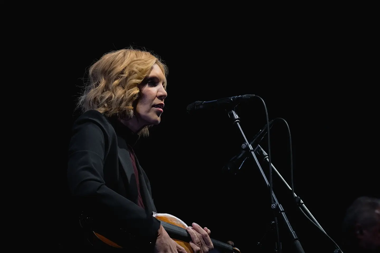 Alison Krauss Kicks Off ARCADIA Tour at Walmart AMP