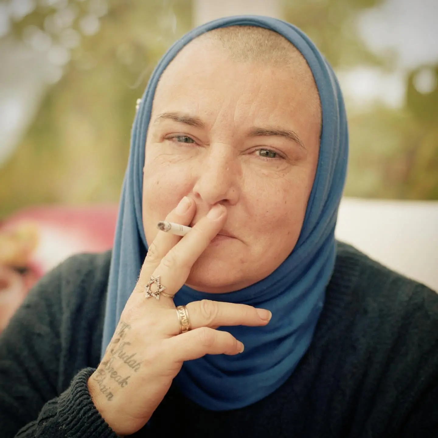 Amanda Palmer Honors Sinead O’Connor With Poignant Tribute Artist shares words from an icon, sparking debate on authenticity and inner freedom today!