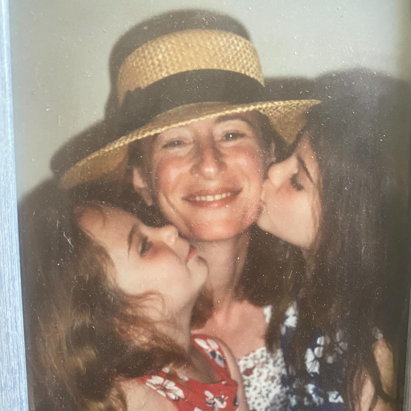 Amelia Rose Blaire Honors Moms In Emotional Mirror Tribute
