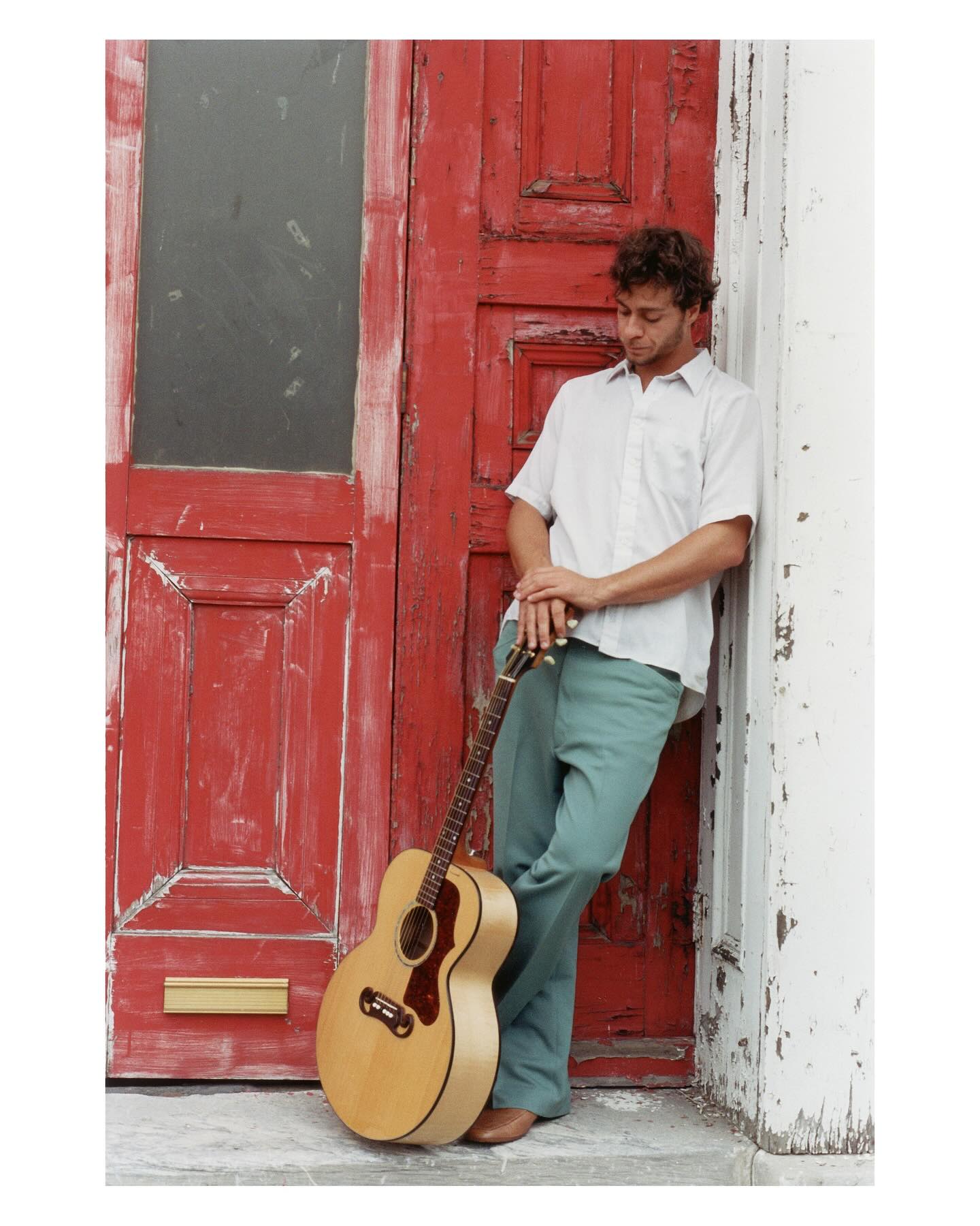Amos Lee Celebrates 20 Years Of Musical Soul