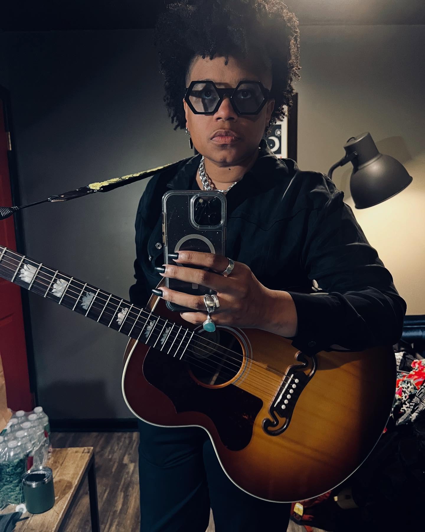 Amythyst Kiah Praises Larkin Poe After Tour