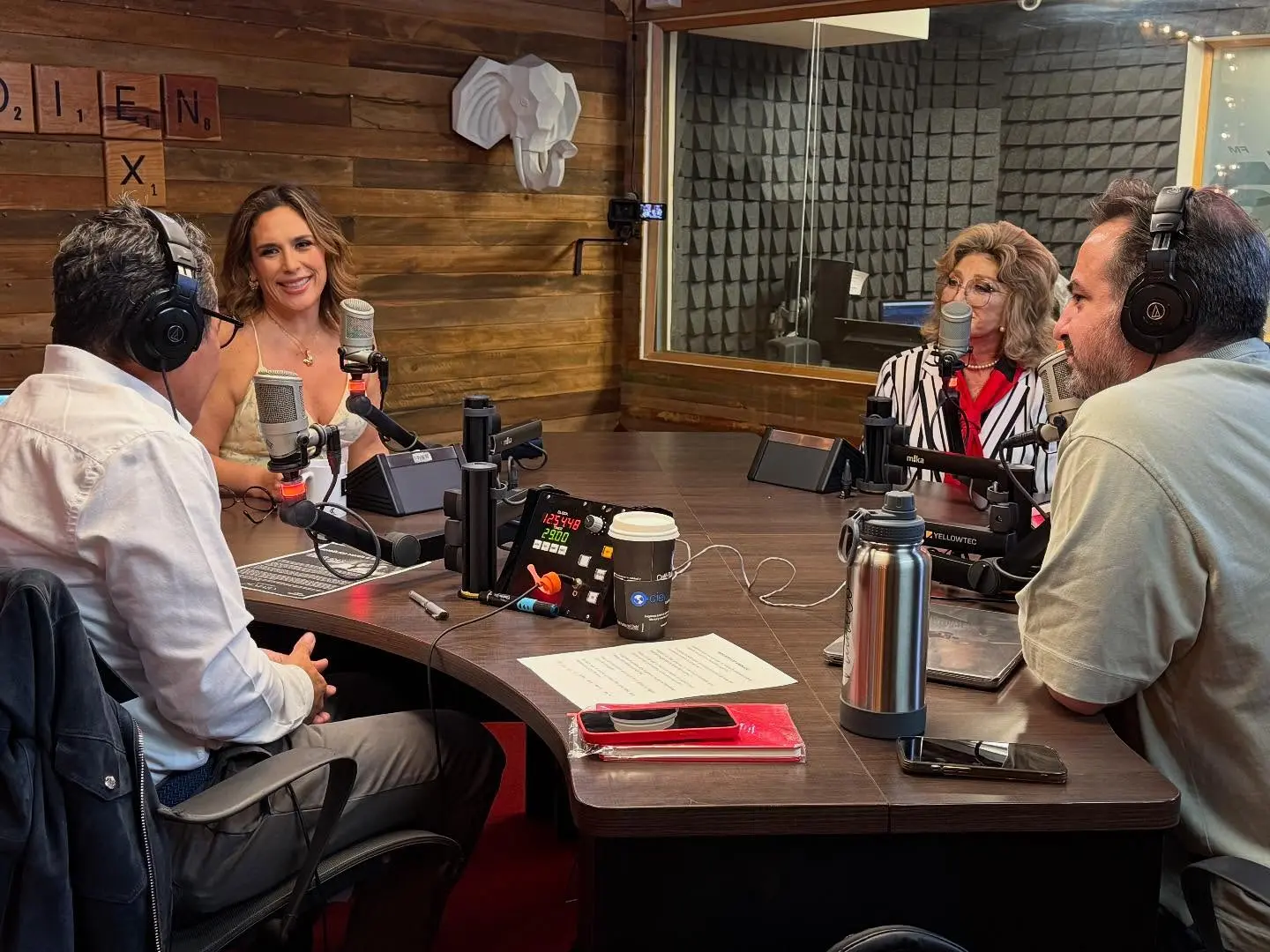 Angelica Vale and Angelica Maria Chat on Yordi En Exa