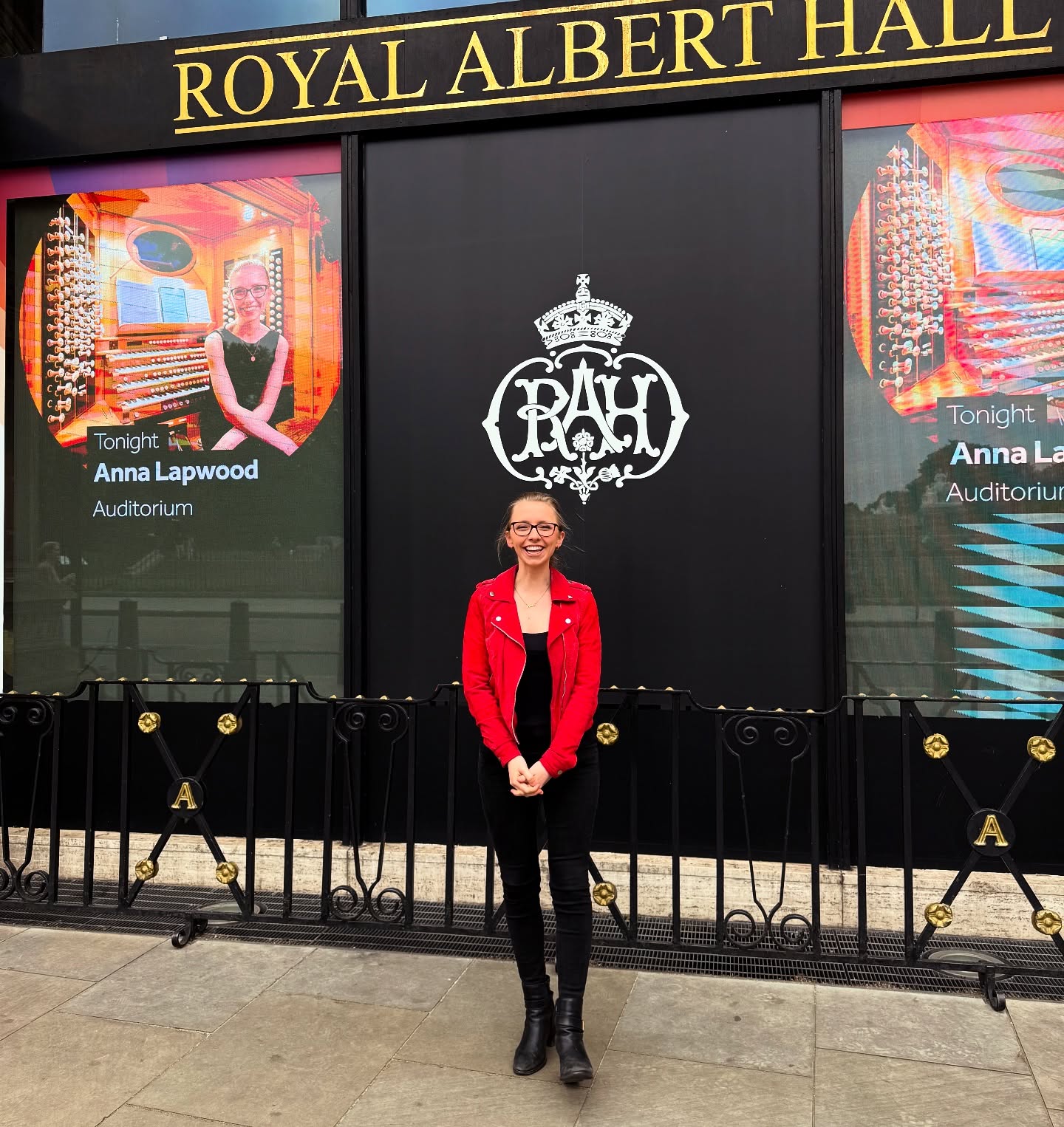 Anna Lapwood Named Official Organist at Royal Albert Hall Acclaimed for organ mastery, Anna Lapwood embarks on a groundbreaking role at the hall!!!!