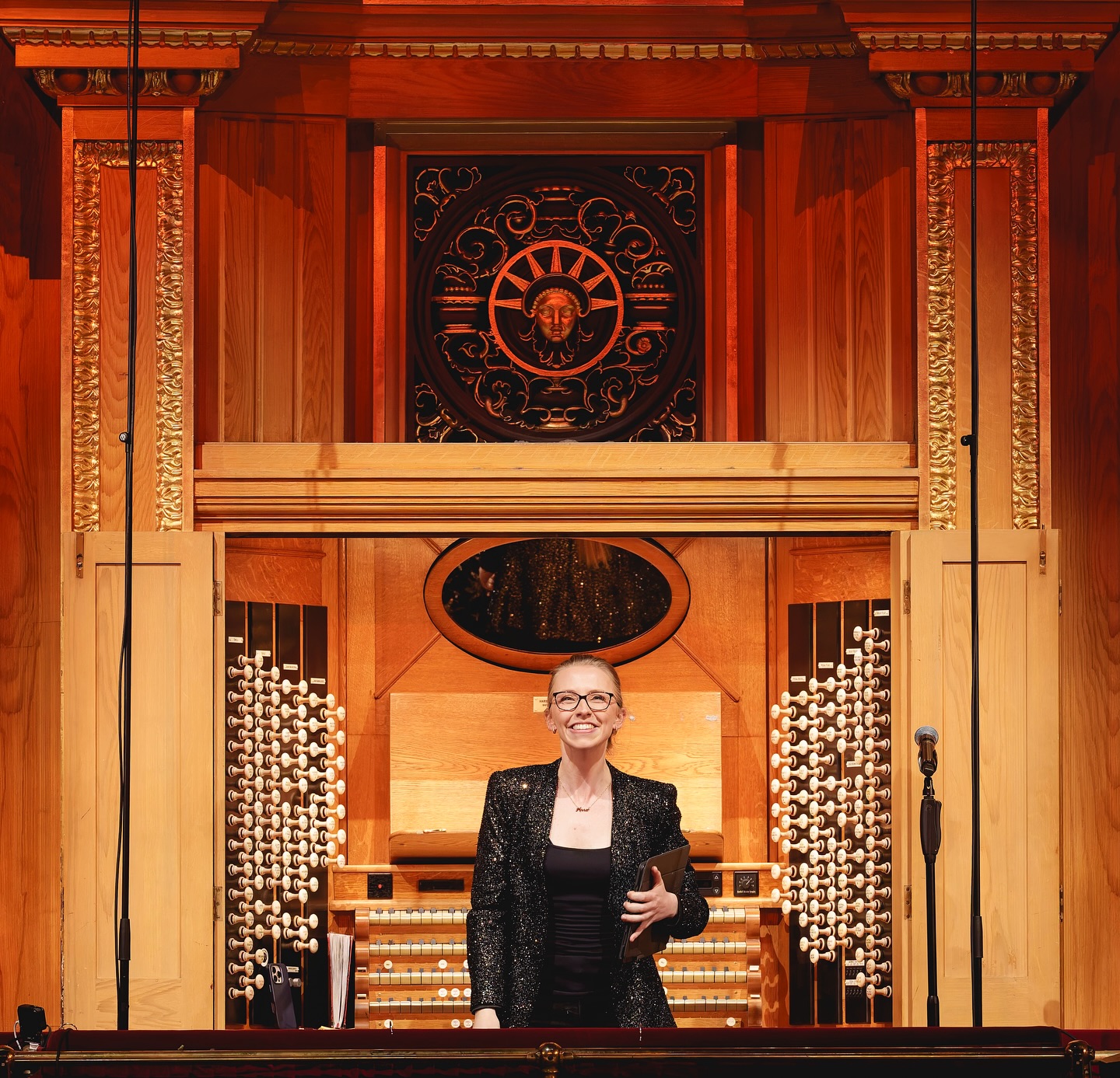 Anna Lapwood Radiates Energy at Thrilling Concert
