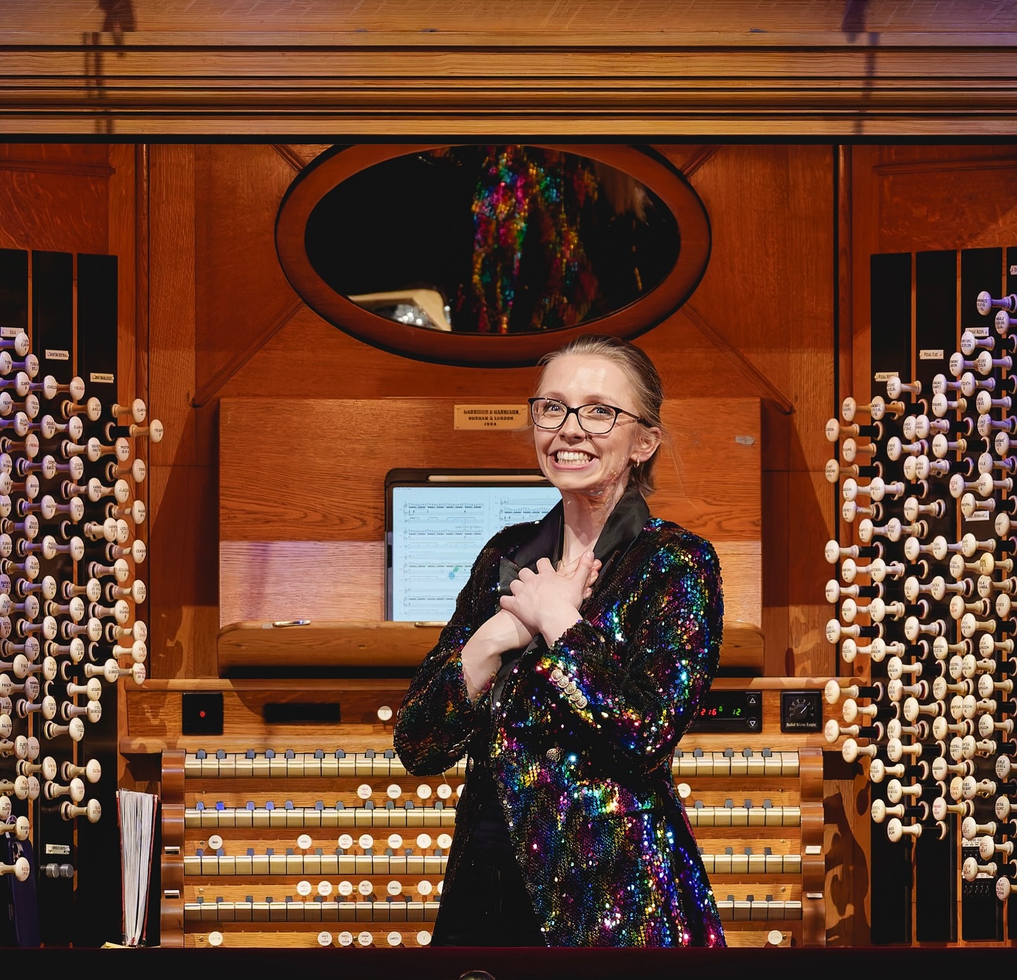 Anna Lapwood Radiates Energy at Thrilling Concert