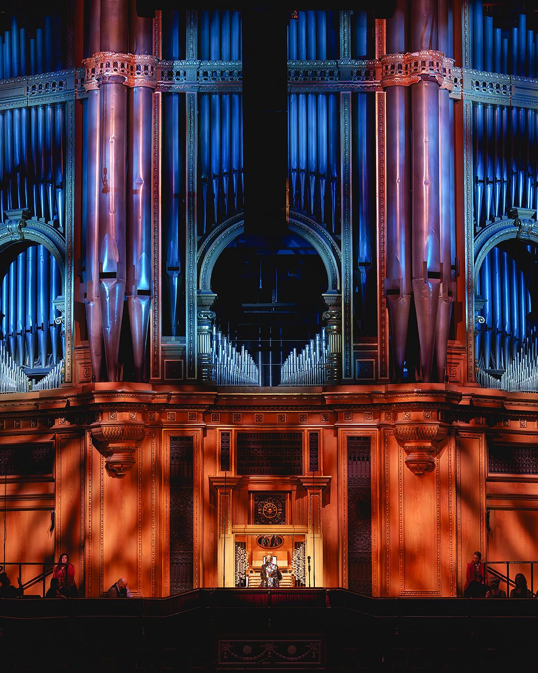 Anna Lapwood Shines in Historic Organ Debut