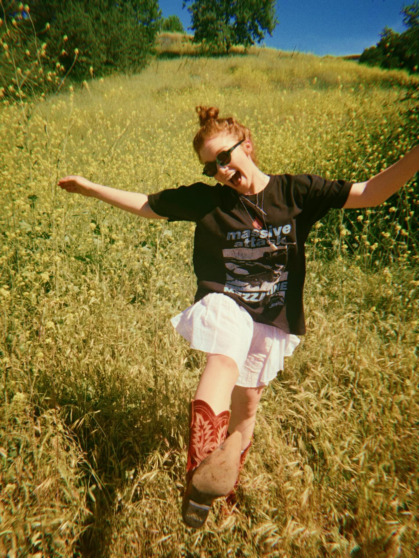 Annalise Basso Unveils Enchanting ‘Paradise Circus’ A captivating glimpse into a vibrant art spectacle from a rising talent’s creative journey!
