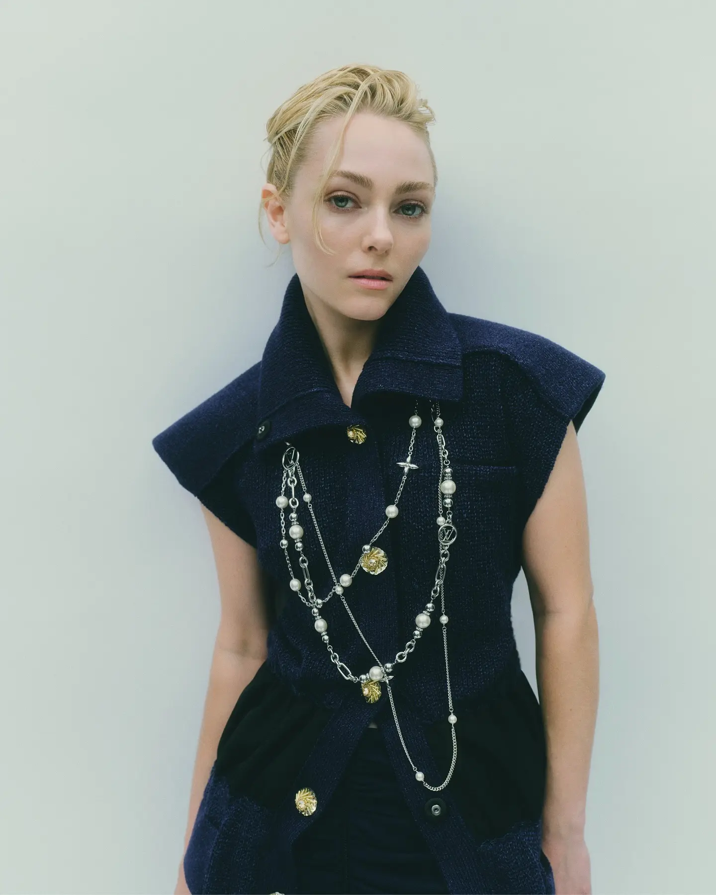 AnnaSophia Robb Shines in Grosse Pointe Garden Society