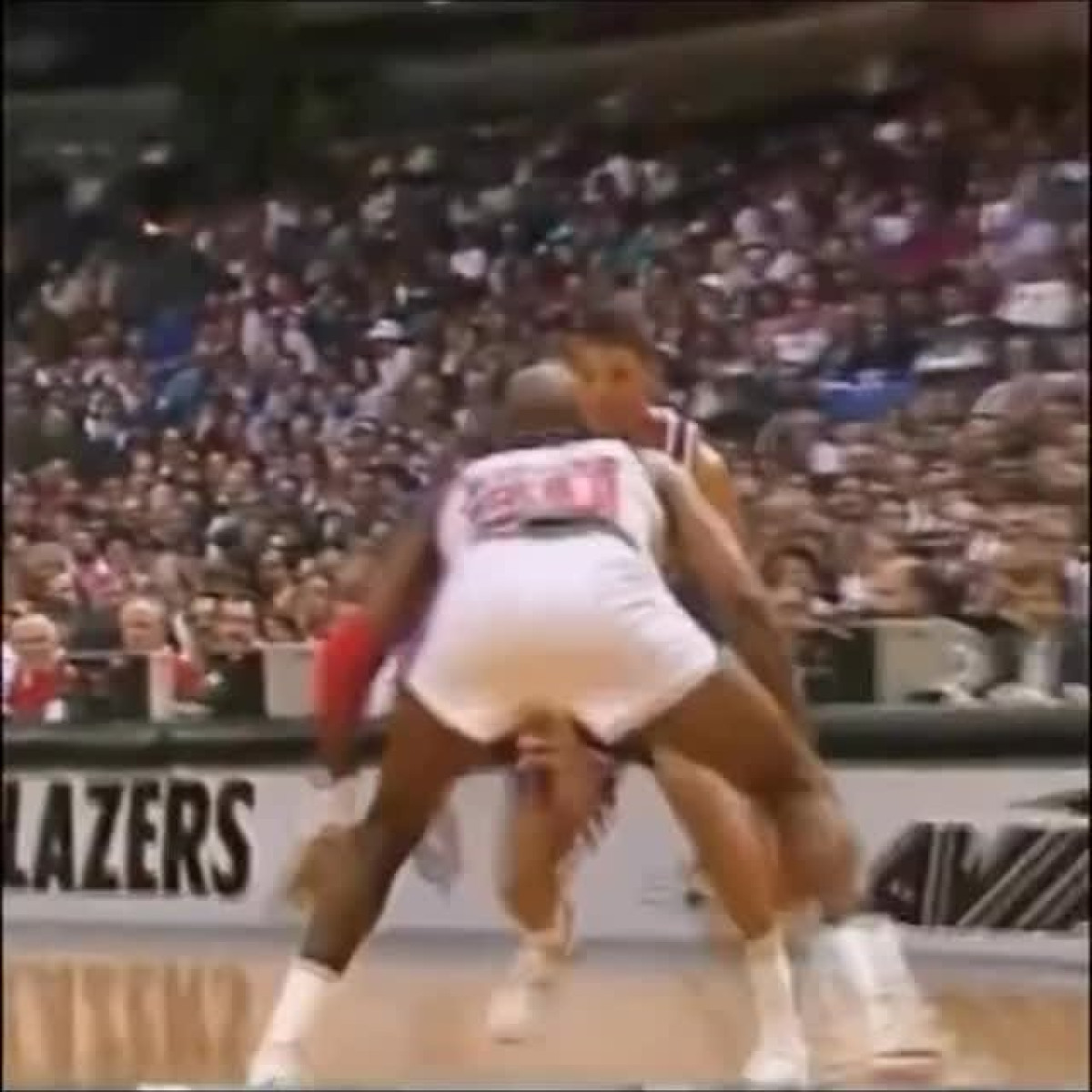 Comedian Aries Spears reignites NBA history by questioning Suns roster’s athleticism!!!