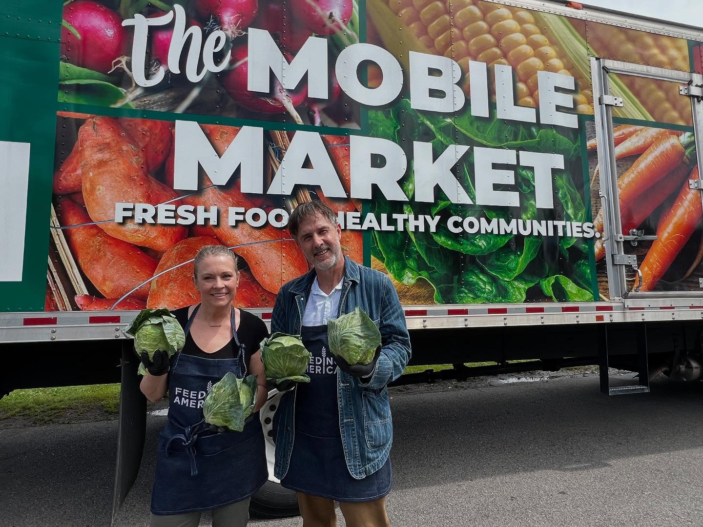 Arquette Leads Nashville Food Drive With Feeding America