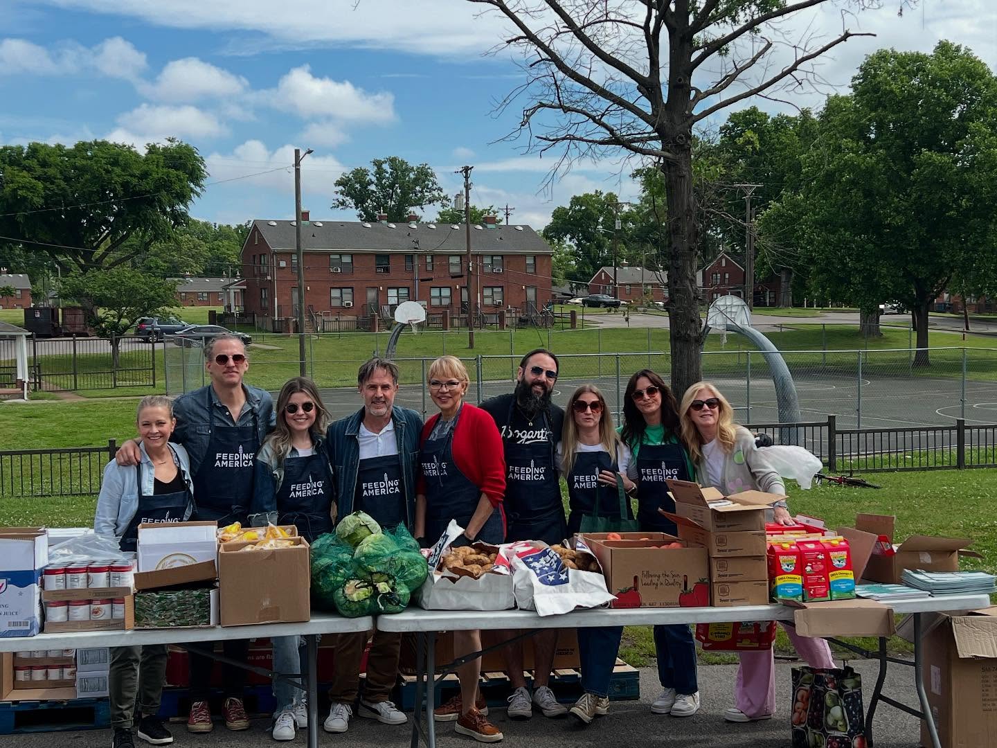 Arquette Leads Nashville Food Drive With Feeding America