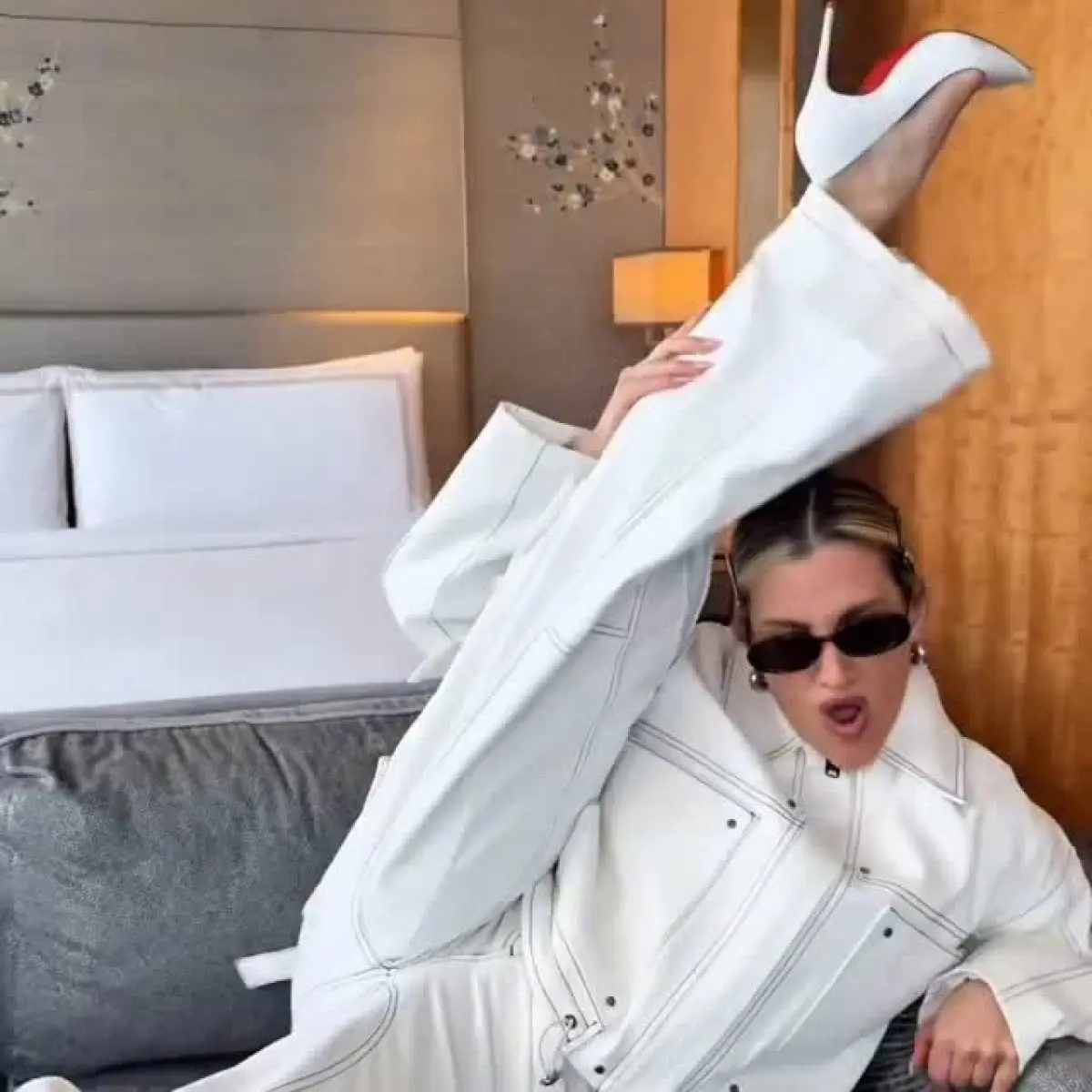 Pop star Ashley Roberts ignites the day with dynamic dance and an unbeatable morning vibe!