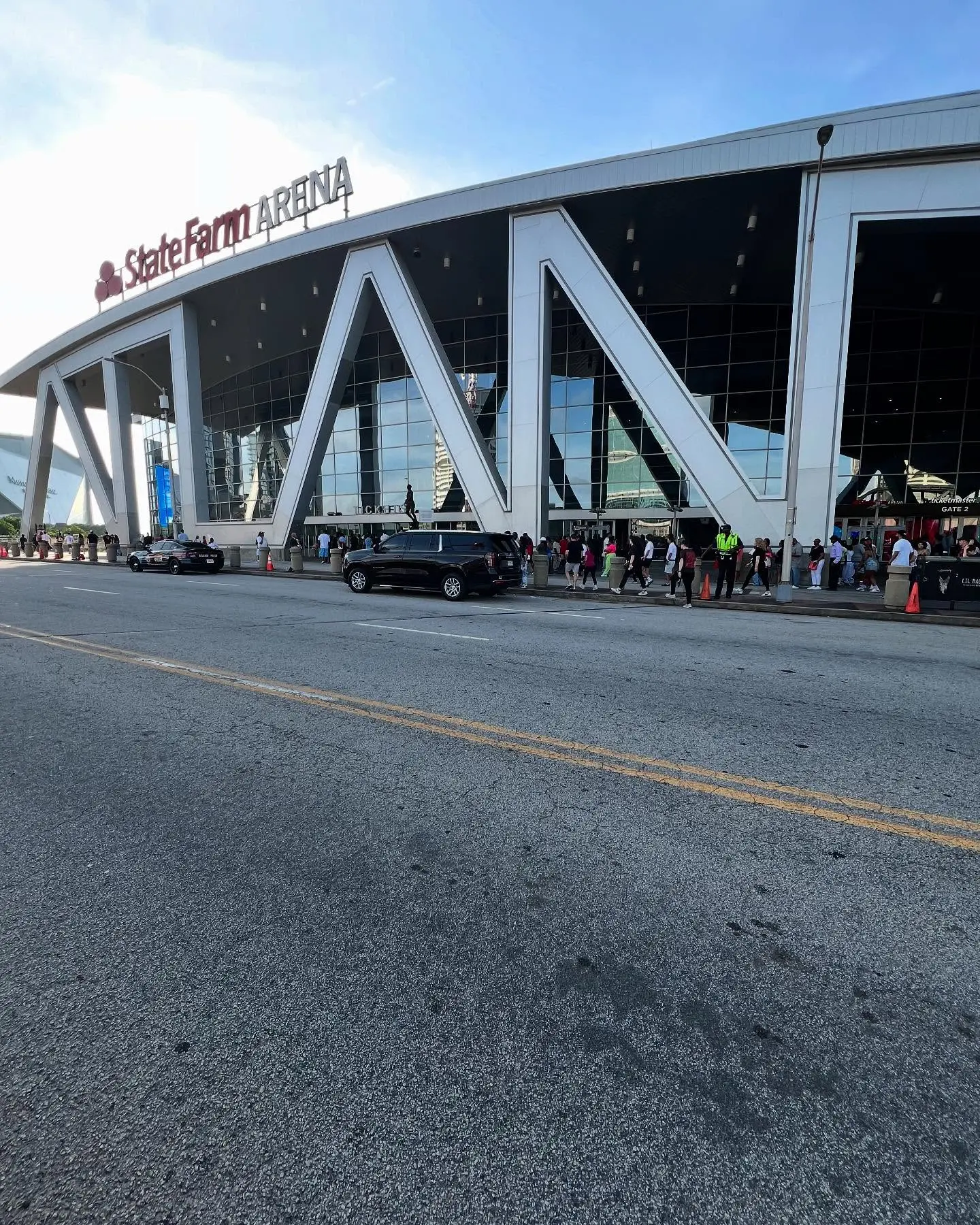 Atlanta Comedy Tour Lights Up State Farm Arena Live from the captivating event, top comics including Karlous Miller and more dazzle fans.
