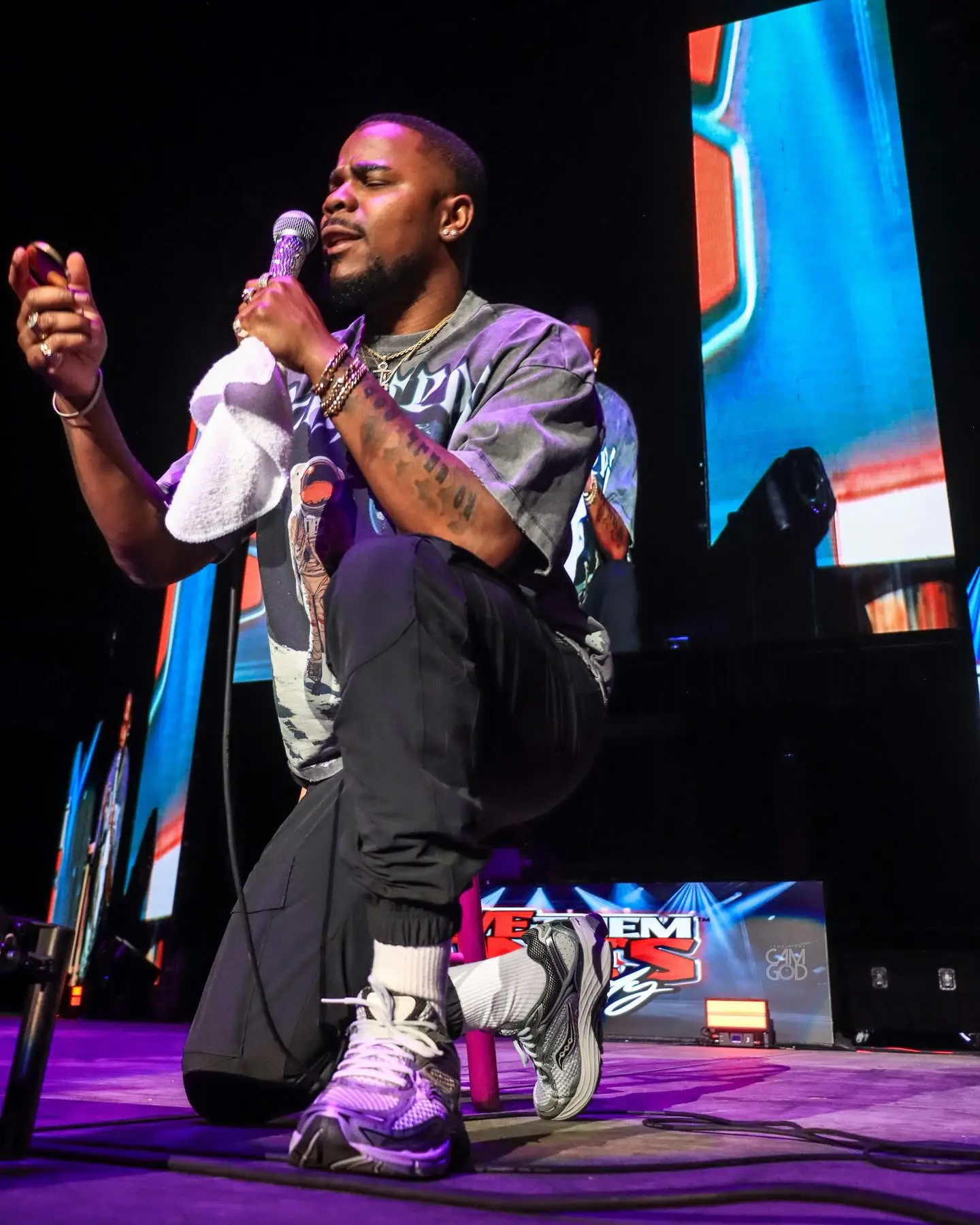 Atlanta Comedy Tour Lights Up State Farm Arena