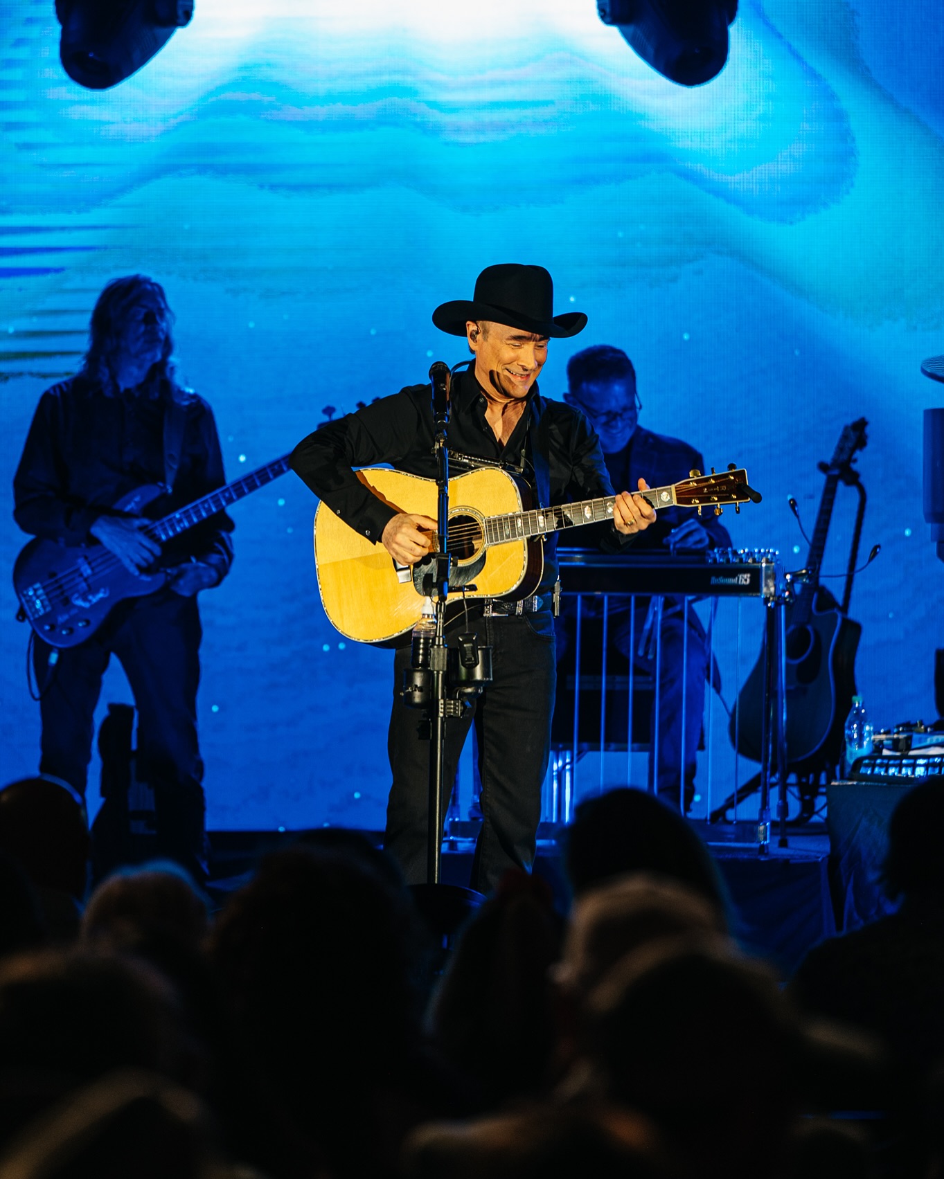 Baton Rouge Shakes With Clint Black's Electrifying Show