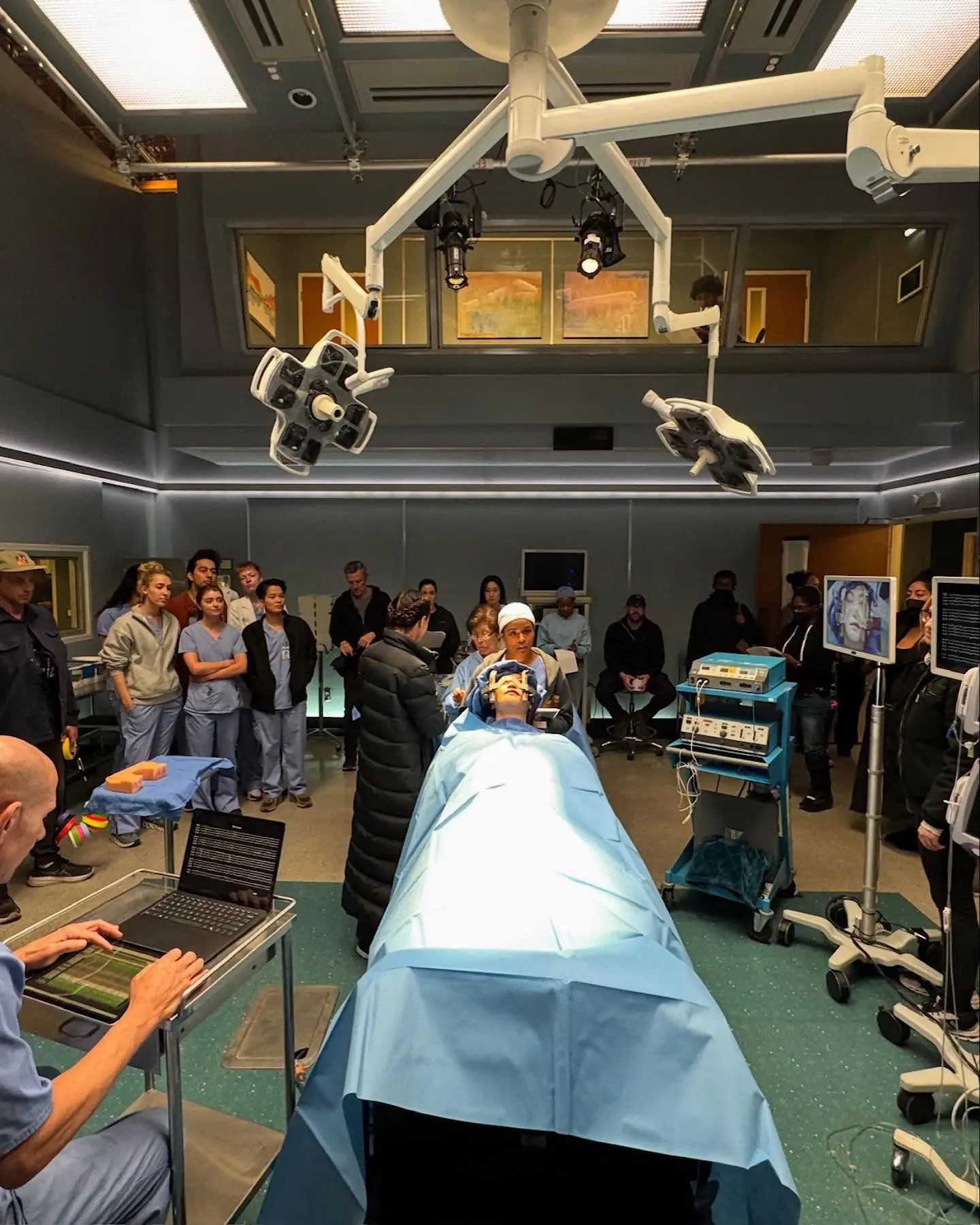 Behind The Scenes: Greys Anatomy Sneak Peek
