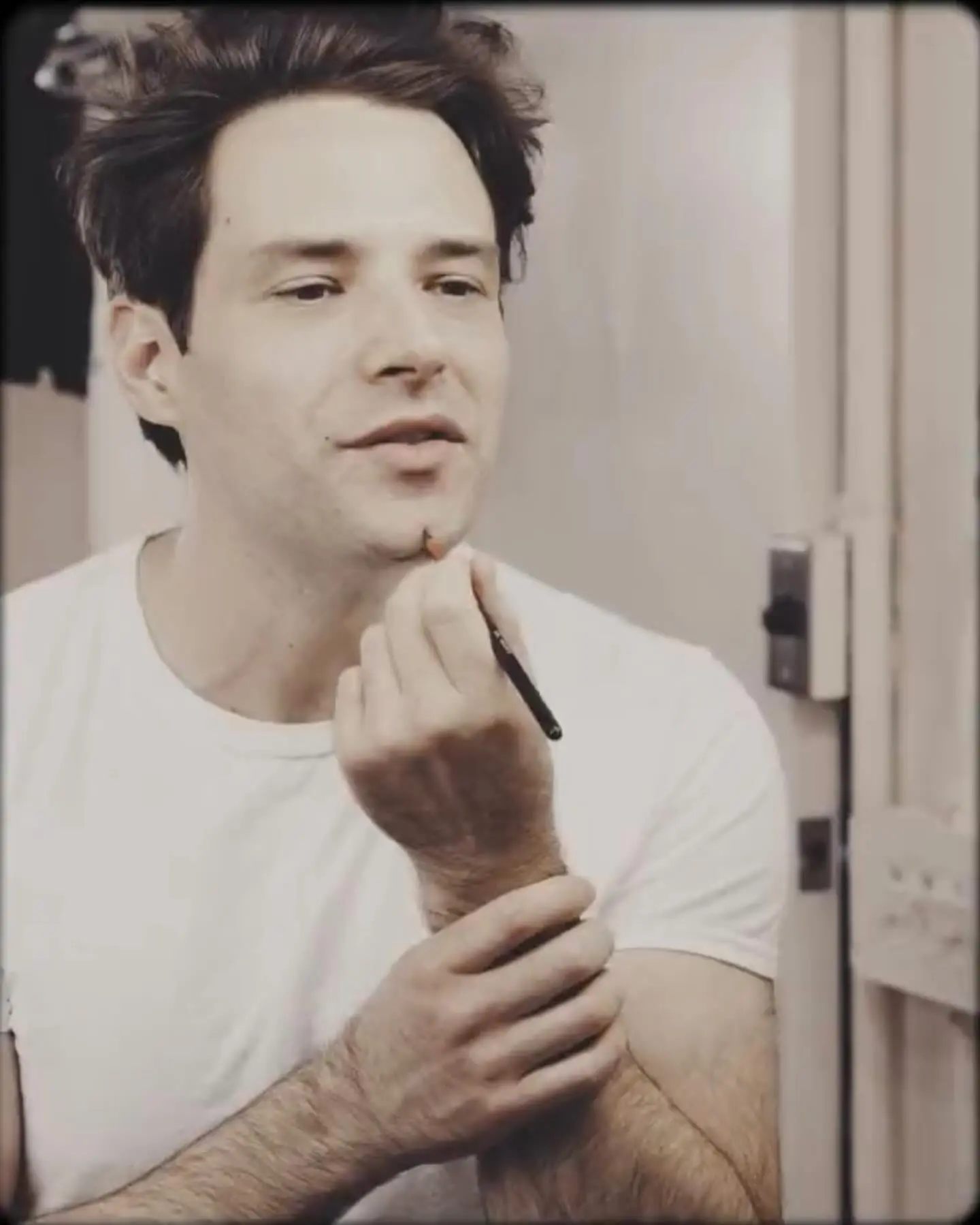Ben Rappaport Preps for London Run of Good Night Oscar Star reveals offbeat dressing-room ritual before packing to bring Broadway show overseas!!