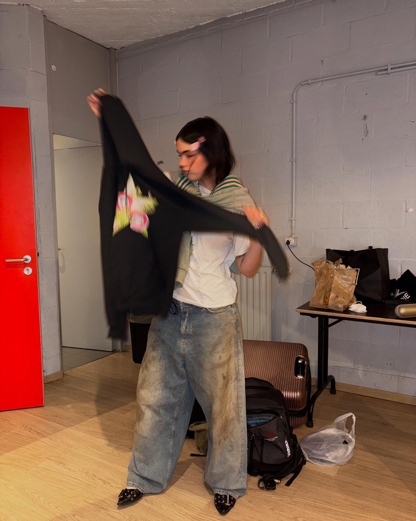 Benee Merch Shines On Miss Possessive Tour