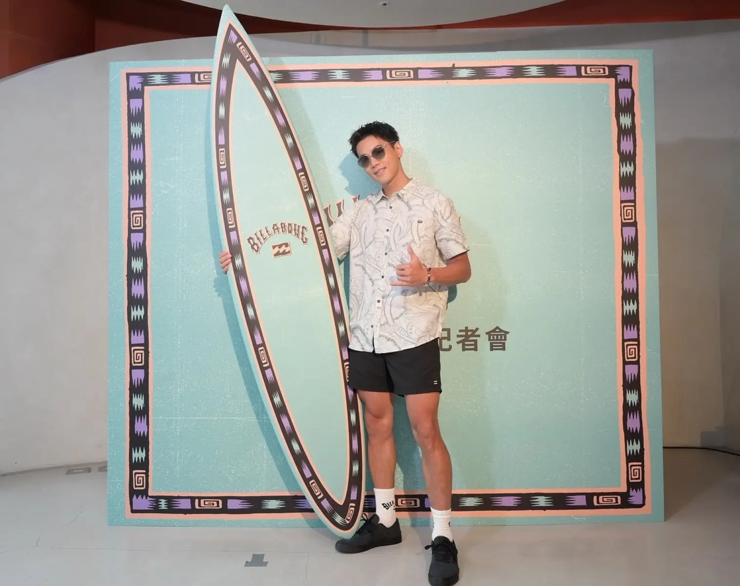 Billabong Taiwan Launches City-to-Sea Campaign with Bruce Hung Bruce Hung fronts Billabong Taiwan’s new campaign, fusing city streetwear with surf style