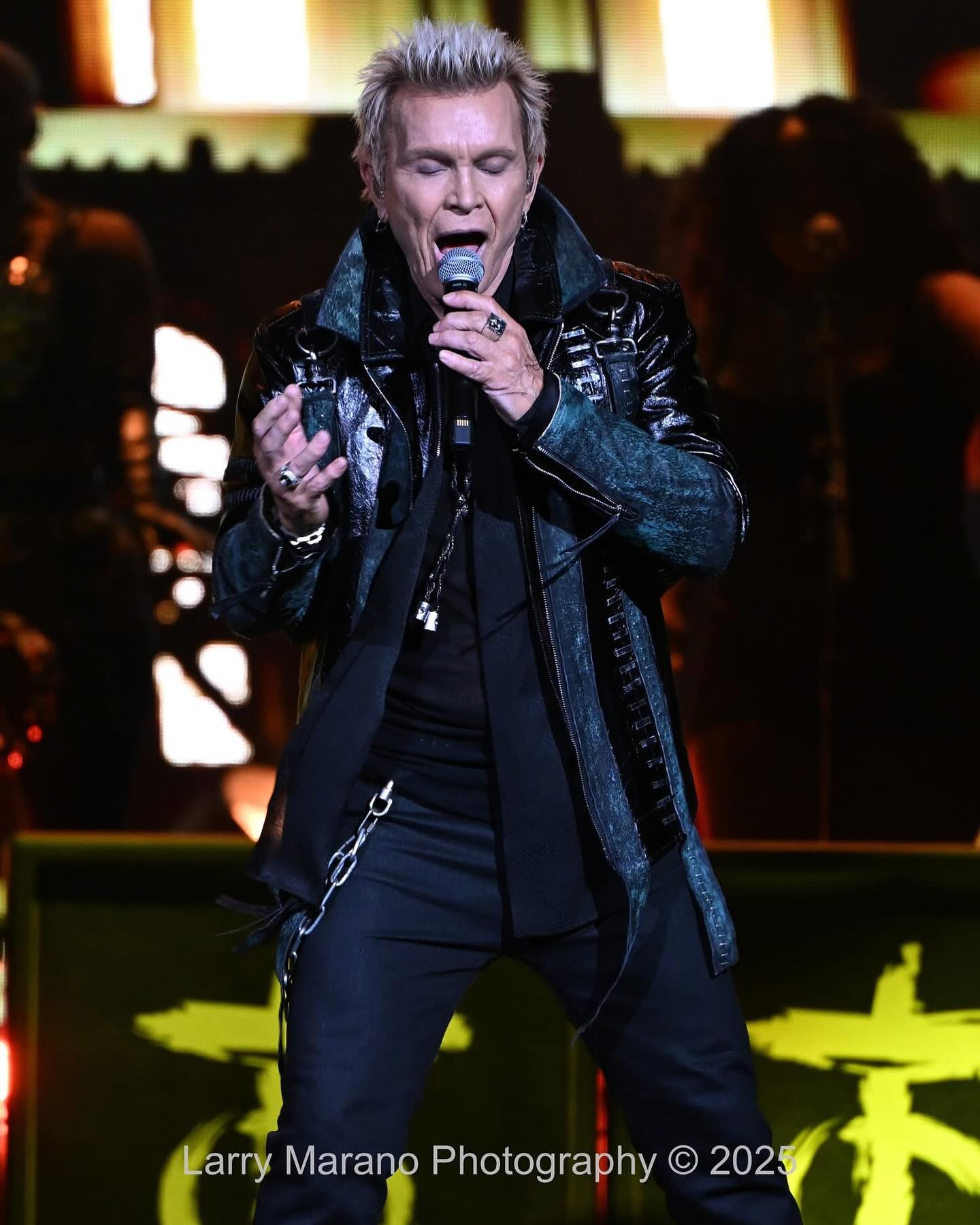 Billy Idol Ignites Stage In Sunrise