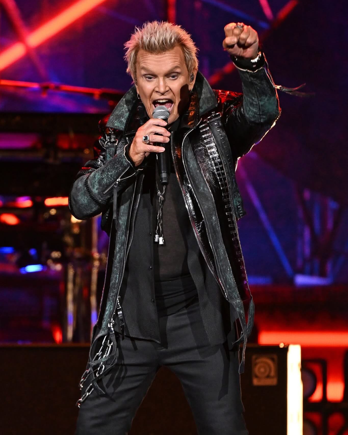 Billy Idol Ignites Stage In Sunrise