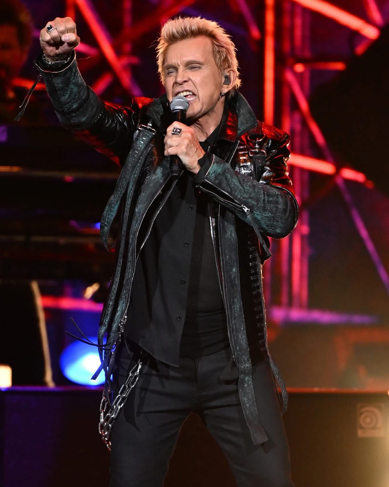 Billy Idol Ignites Stage In Sunrise