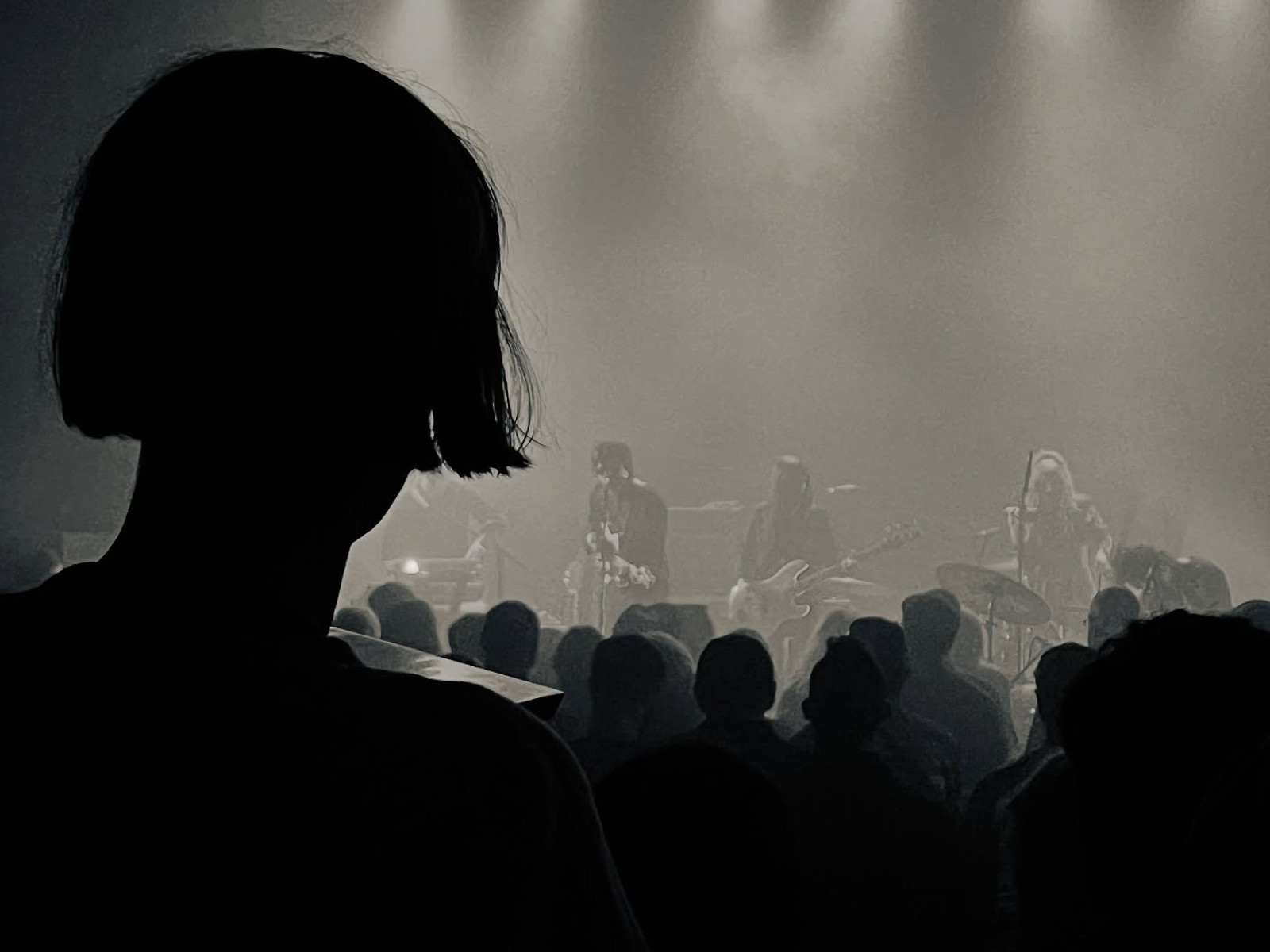 Legendary actor Billy Zane and daiiStarr electrify Lincoln Hall in an unforgettable night.