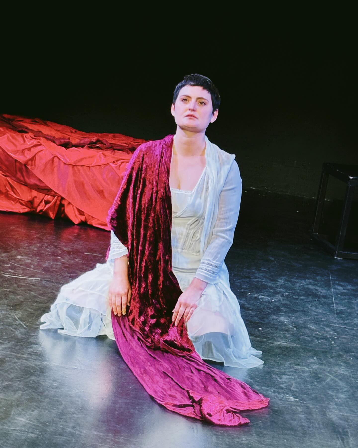 Blood Brides: Mary Chieffo’s Captivating Fringe Debut A thrilling solo journey blending myth, rich history and raw emotion on the fringe stage!!