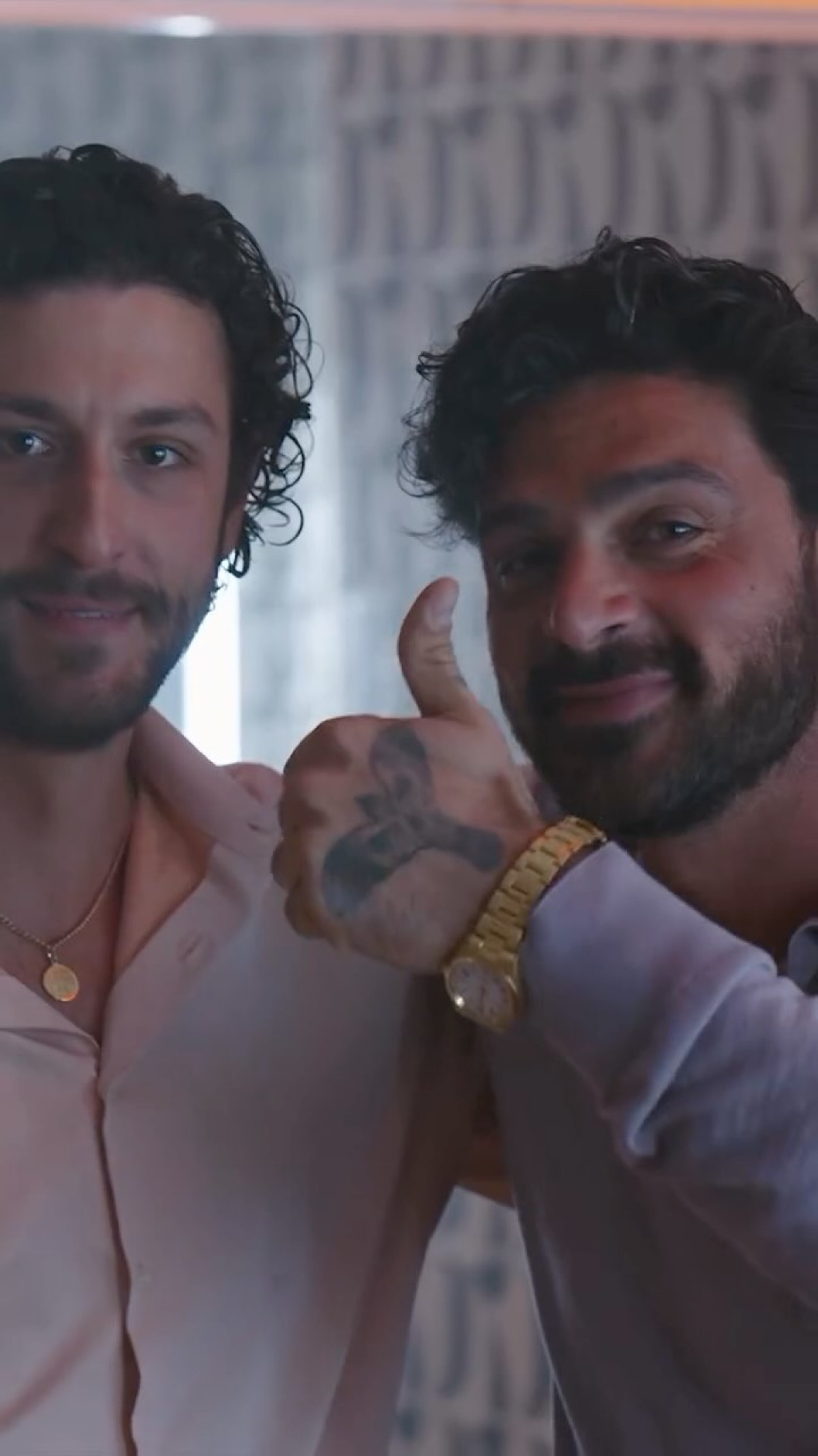 Behind the scenes shenanigans on set offer viewers a lighthearted glimpse into film fun!!?