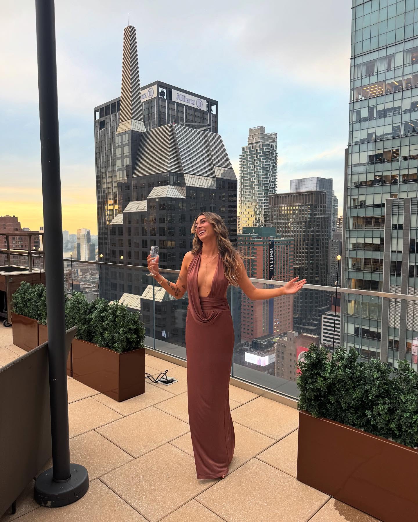 Brianna LaPaglia Celebrates Her SI Swimsuit Family