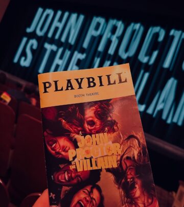 Celebrity star Bridget Moynahan lauds brilliant acting and humor in must-see theatre show.