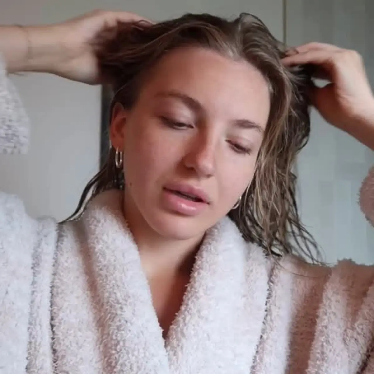 Brynn Rumfallo’s Refreshing Morning Routine Start your day like Brynn Rumfallo: a perfect blend of skincare, style, and vibrant energy.
