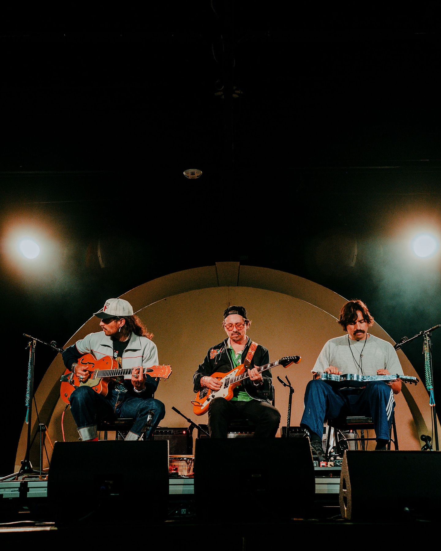 BTS In Dallas: Hermanos Gutierrez Make A Statement